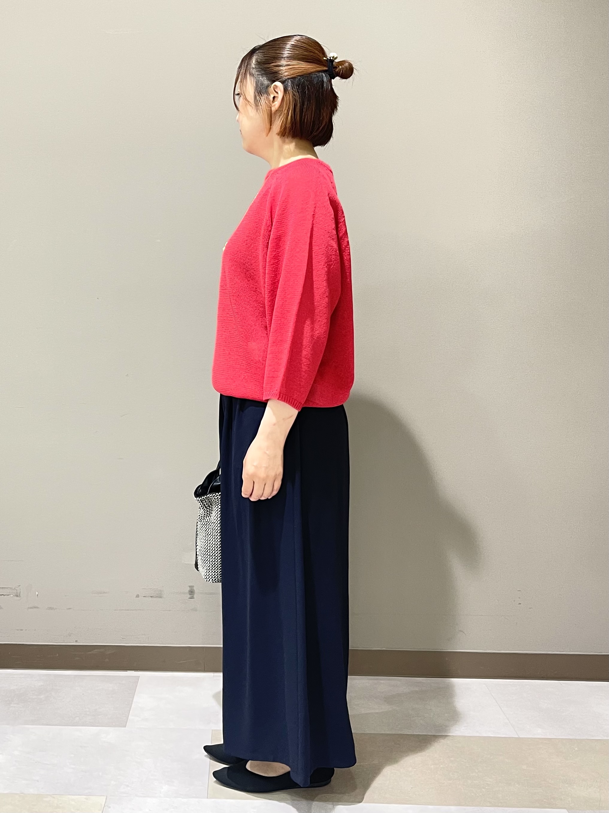 Tomoさんの「UNTITLED｜【洗える/ゆったり】クルーネックドライニット」を使ったコーディネート
