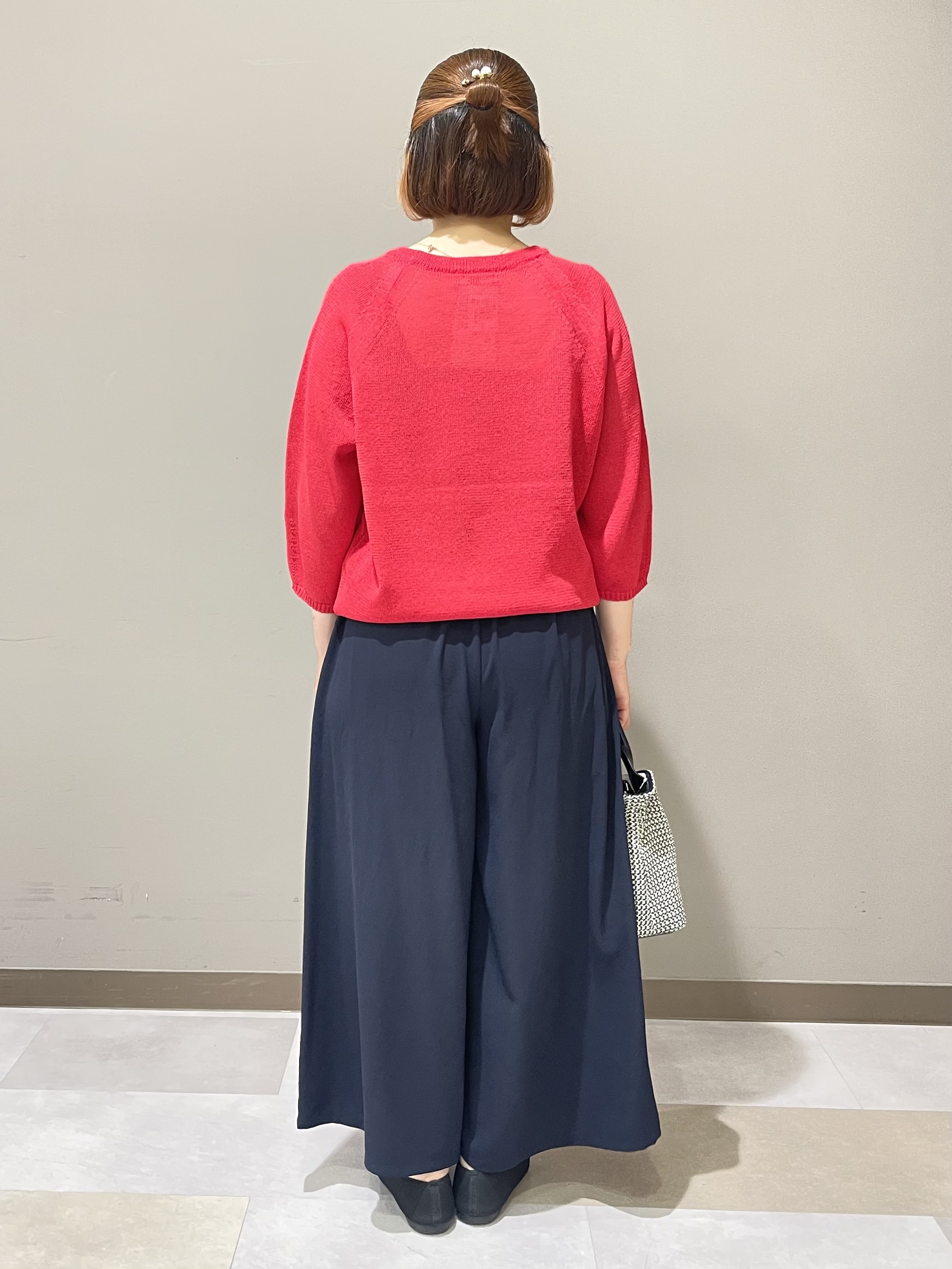 Tomoさんの「UNTITLED｜【洗える/ゆったり】クルーネックドライニット」を使ったコーディネート