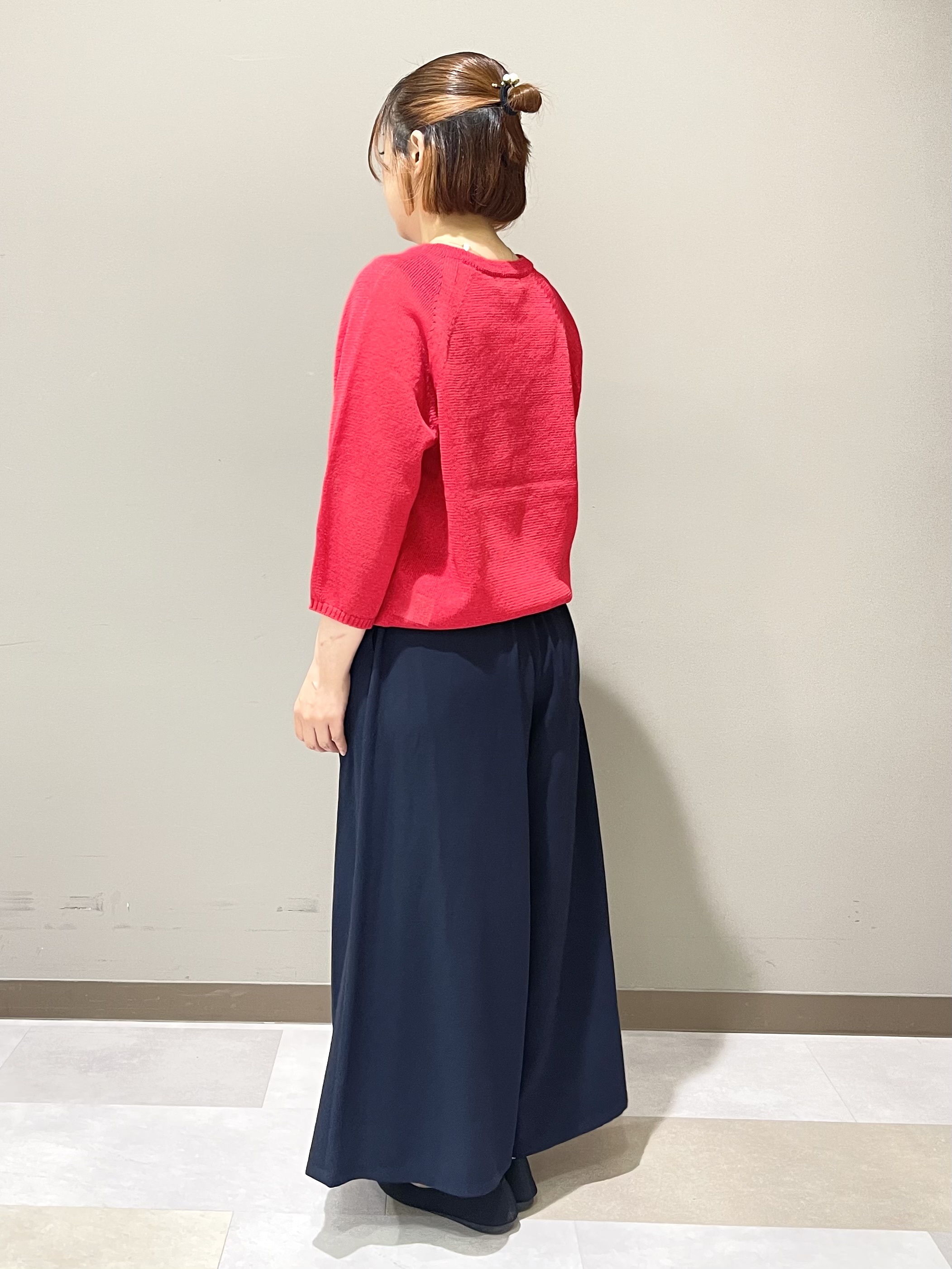 Tomoさんの「UNTITLED｜【洗える/ゆったり】クルーネックドライニット」を使ったコーディネート