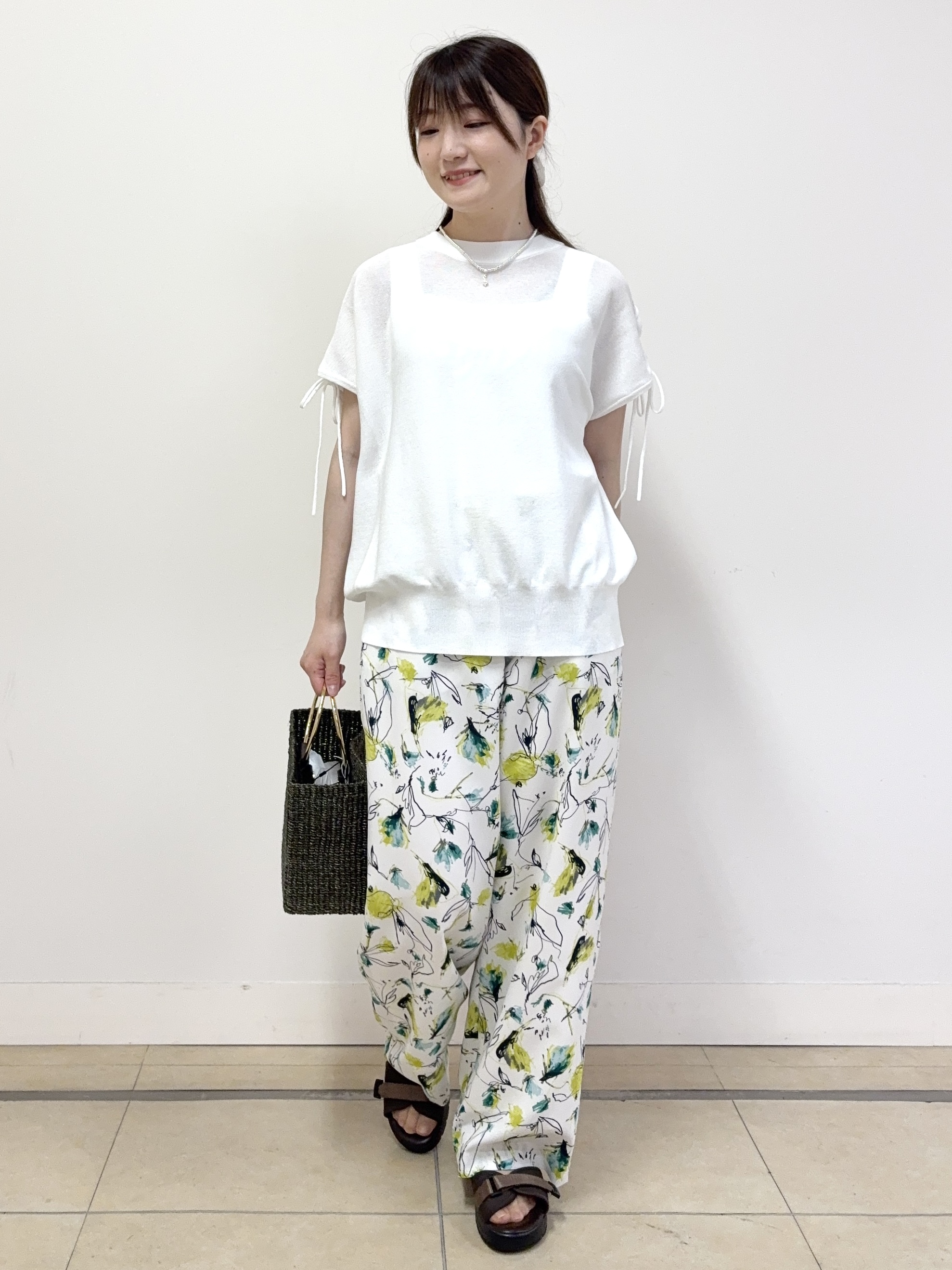 mikiさんの「Reflect｜レースアップスリーブデザインニット」を使ったコーディネート