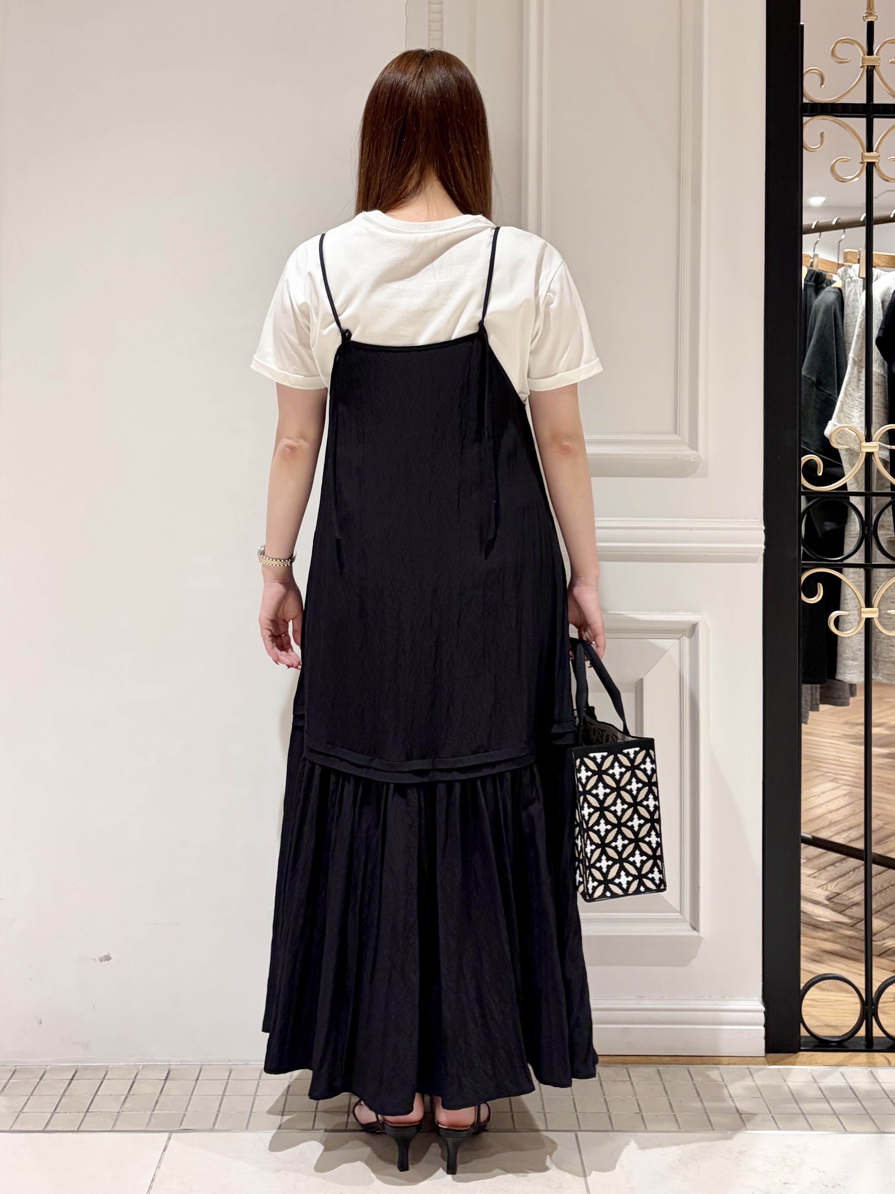 minowaさんの「DRESSTERIOR｜【接触冷感／抗菌防臭／消臭】アイスクリアコットン Bonsoir ロゴTシャツ」を使ったコーディネート