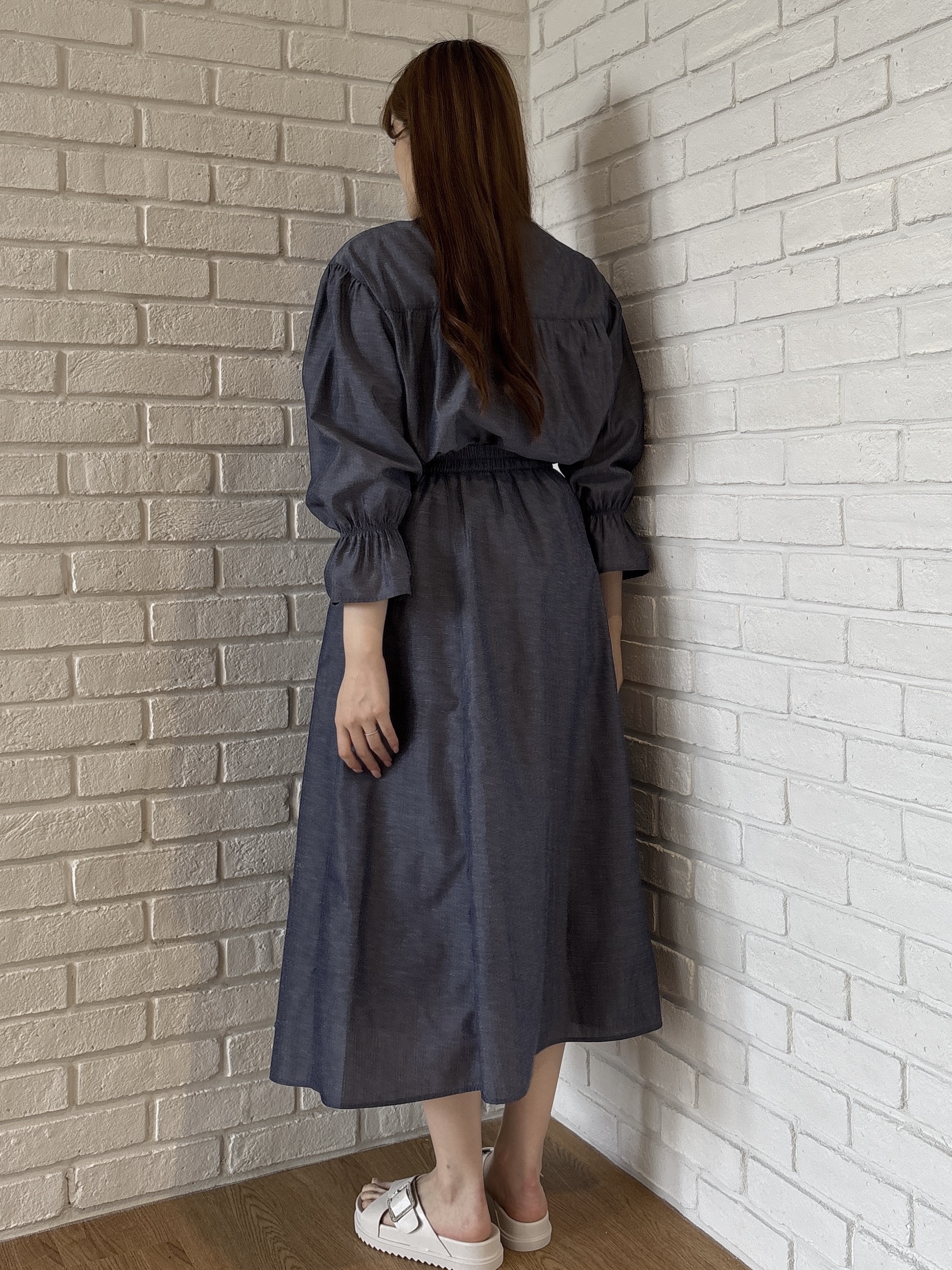 sayaさんの「grove｜【貴島明日香さん着用／イージーケア／接触冷感】麻混スタンドギャザーシャツ」を使ったコーディネート