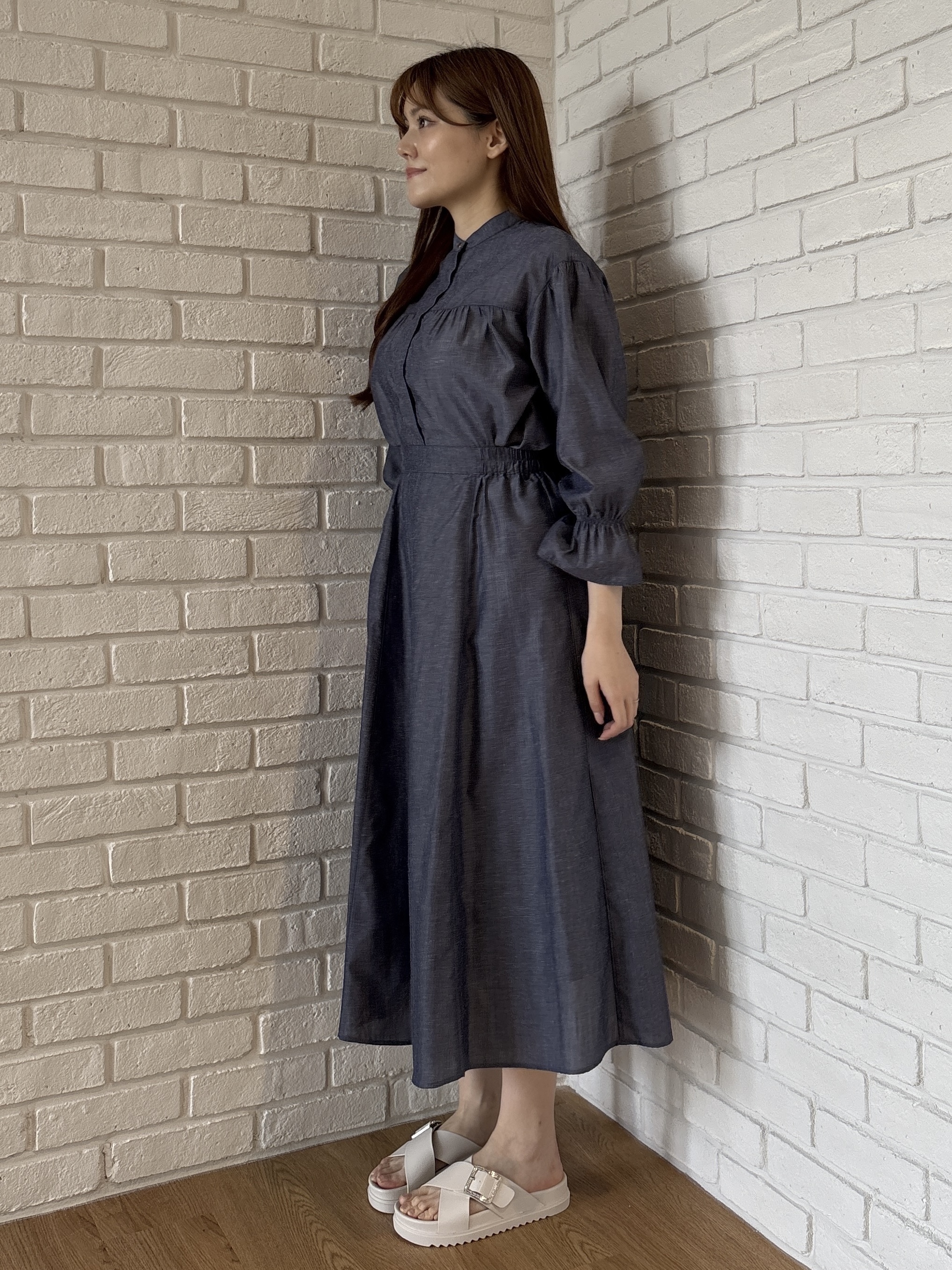 sayaさんの「grove｜【貴島明日香さん着用／イージーケア／接触冷感】麻混スタンドギャザーシャツ」を使ったコーディネート