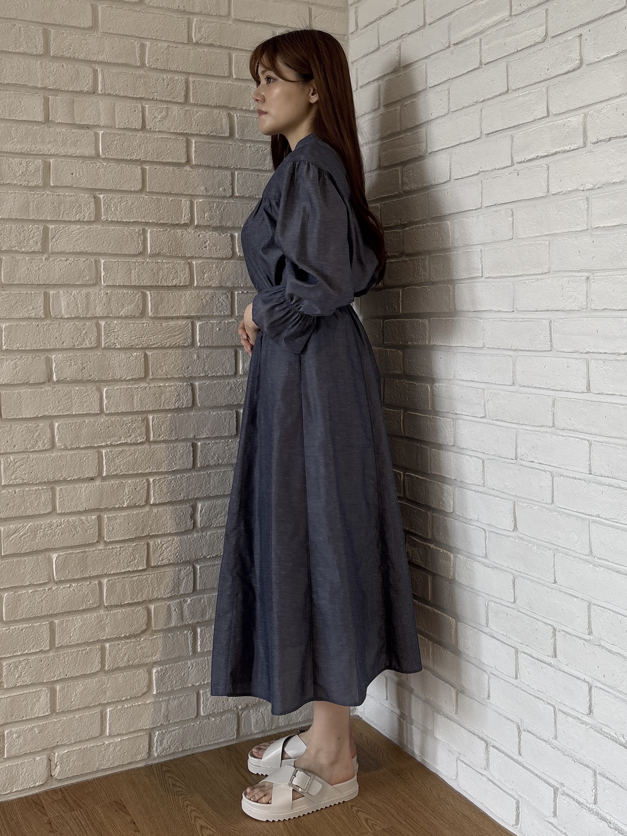 sayaさんの「grove｜【貴島明日香さん着用／イージーケア／接触冷感】麻混スタンドギャザーシャツ」を使ったコーディネート