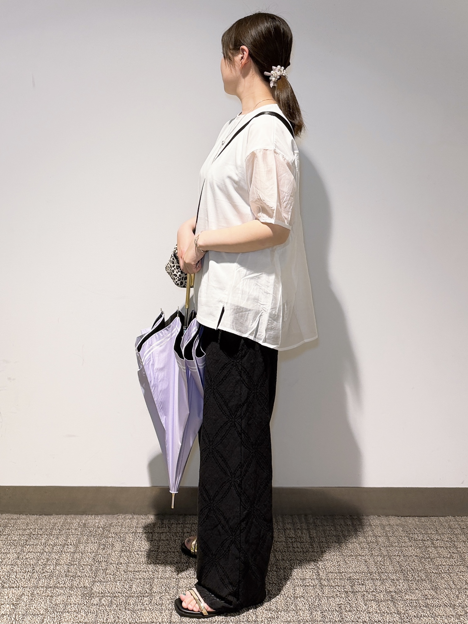 みーさんの「grove｜【貴島明日香さん着用/UVカット】体型カバー叶う、バックプリーツTシャツ」を使ったコーディネート