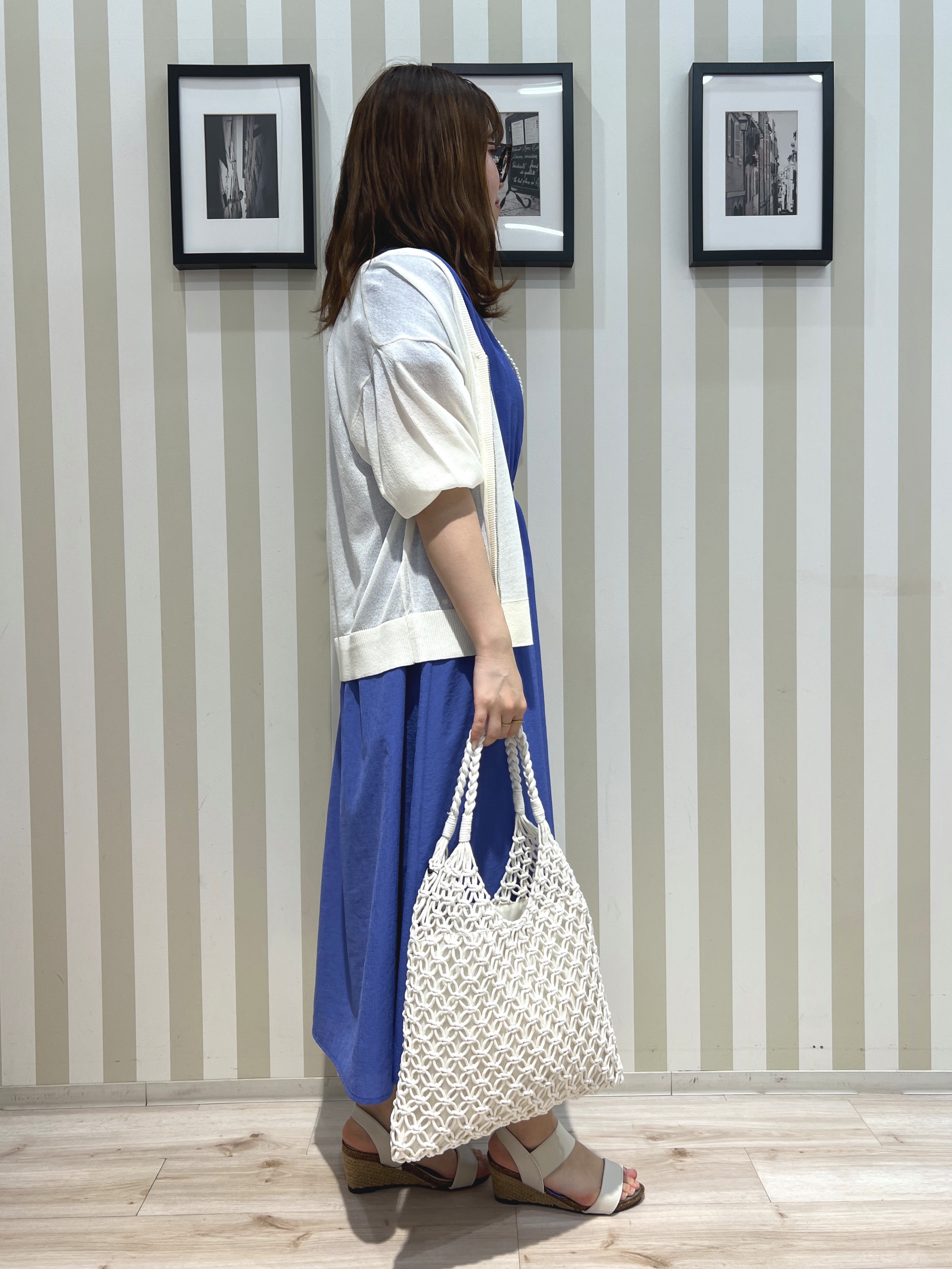 manaさんの「SHOO･LA･RUE｜【ひんやり/洗濯機可/S-LL】程よいVネックですっきり魅せる ジップアップ 7分袖シアーカーディガ」を使ったコーディネート
