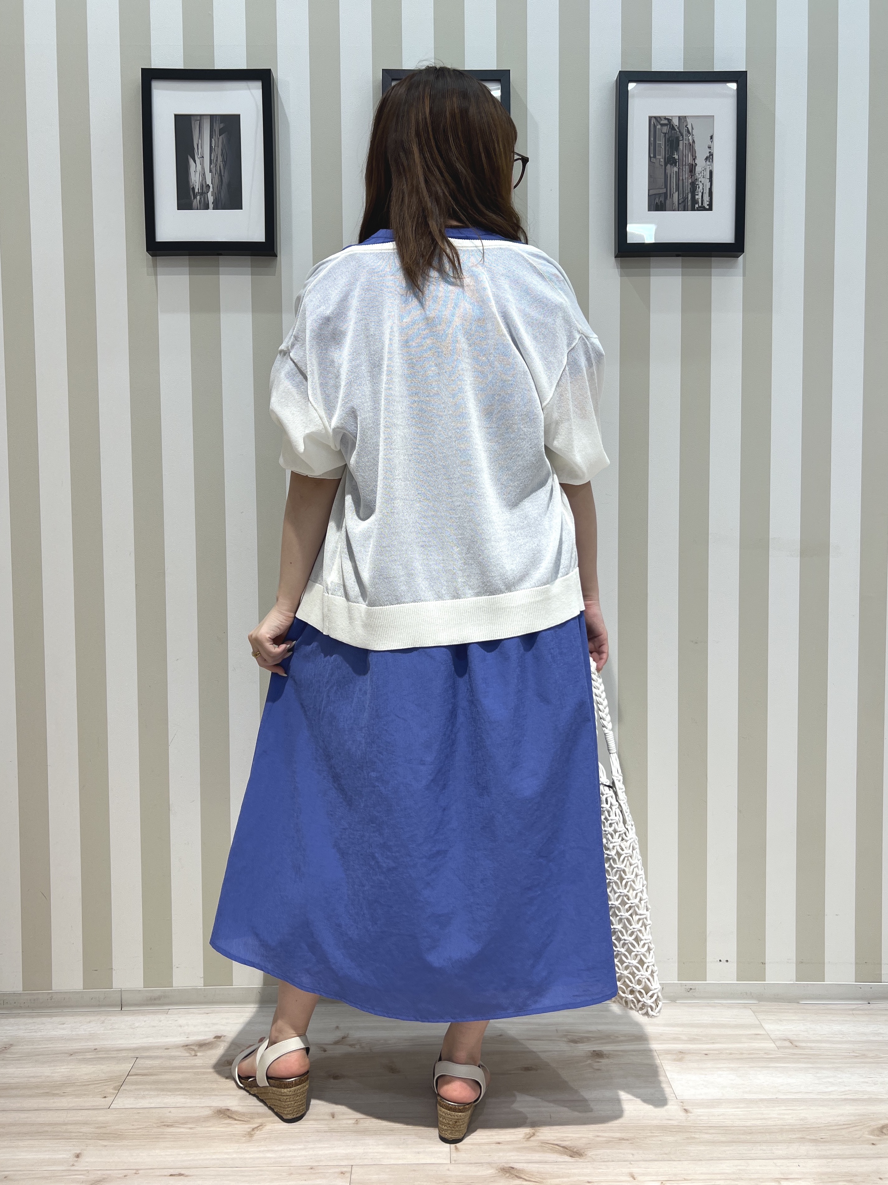 manaさんの「SHOO･LA･RUE｜【ひんやり/洗濯機可/S-LL】程よいVネックですっきり魅せる ジップアップ 7分袖シアーカーディガ」を使ったコーディネート