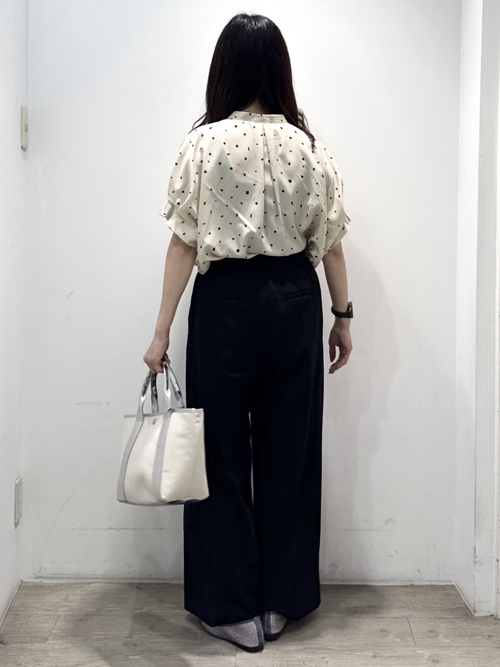 yuicciさんの「OPAQUE.CLIP｜タックスリーブ プリントブラウス《イージーアイロン／洗濯機OK》」を使ったコーディネート