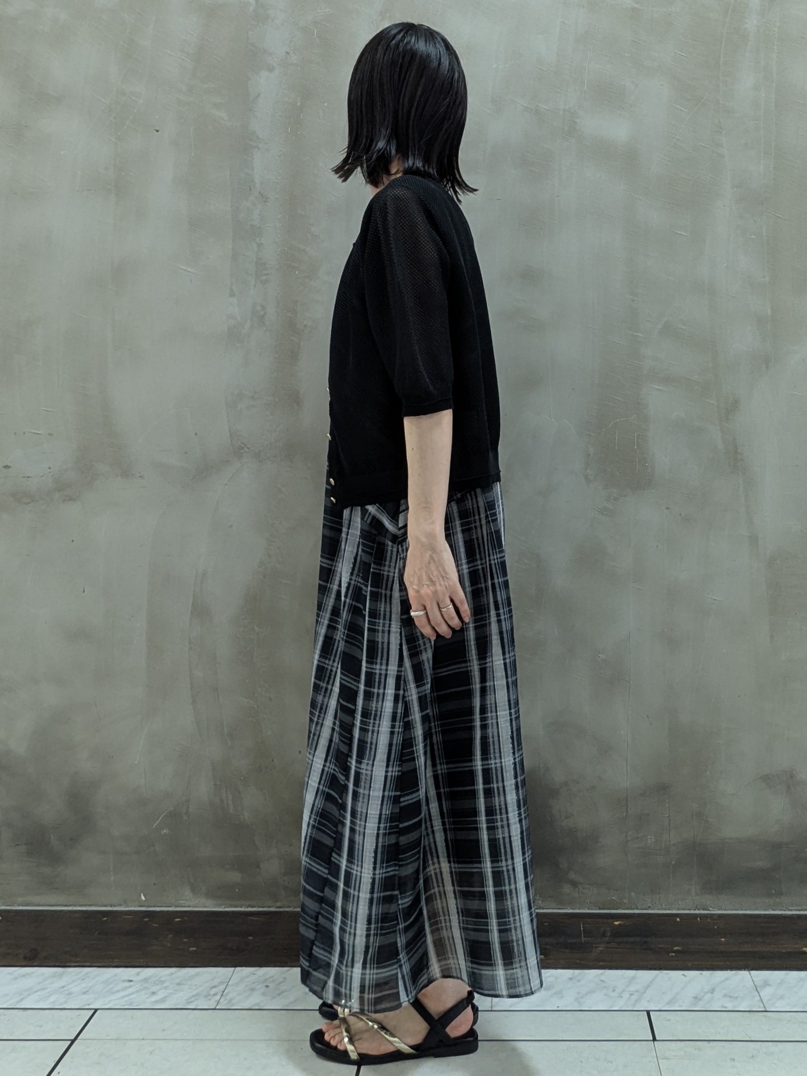 shioさんの「grove｜【貴島明日香さん着用・洗える】透けない、大人のメッシュカーディガン」を使ったコーディネート