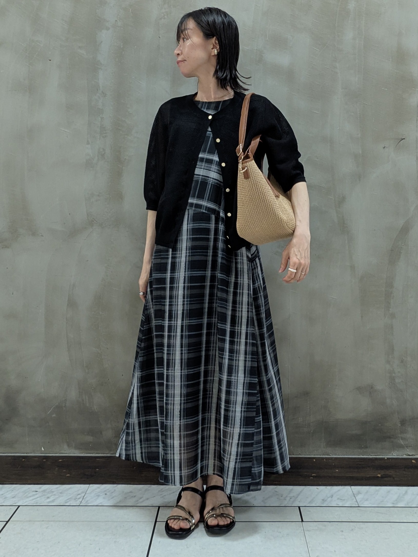 shioさんの「grove｜【貴島明日香さん着用・洗える】透けない、大人のメッシュカーディガン」を使ったコーディネート
