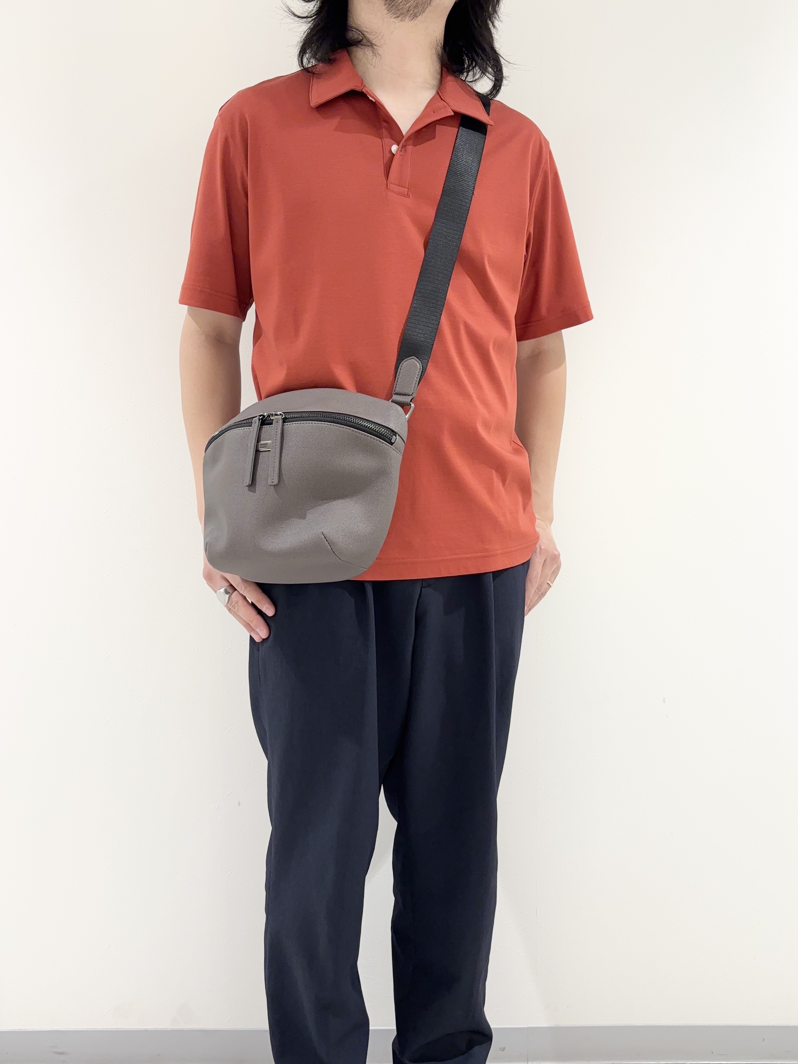 及川さんの「TAKEO KIKUCHI｜【接触冷感】アイスクリアコットン ワンポイント ポロシャツ」を使ったコーディネート