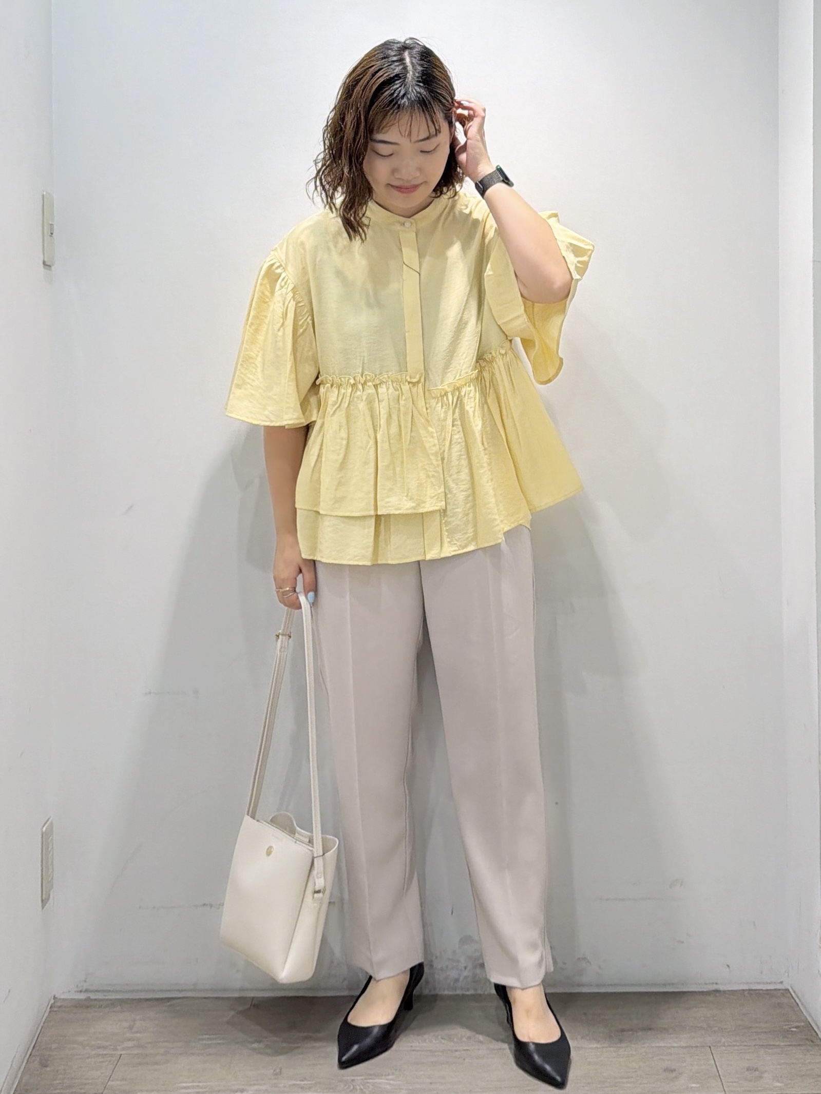 sumicaさんの「OPAQUE.CLIP｜アシンメトリーペプラムブラウス【洗濯機OK】」を使ったコーディネート