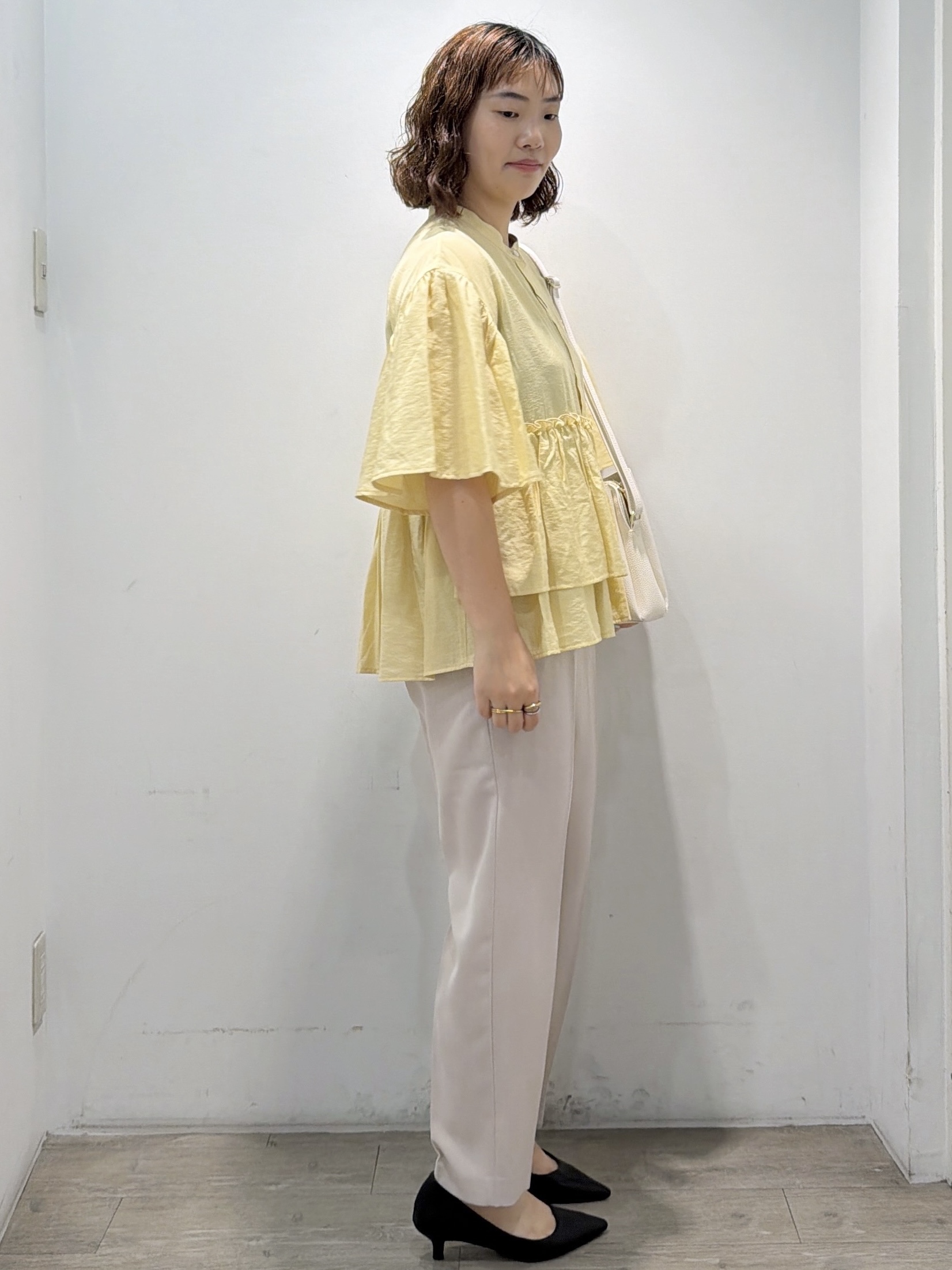 sumicaさんの「OPAQUE.CLIP｜アシンメトリーペプラムブラウス【洗濯機OK】」を使ったコーディネート