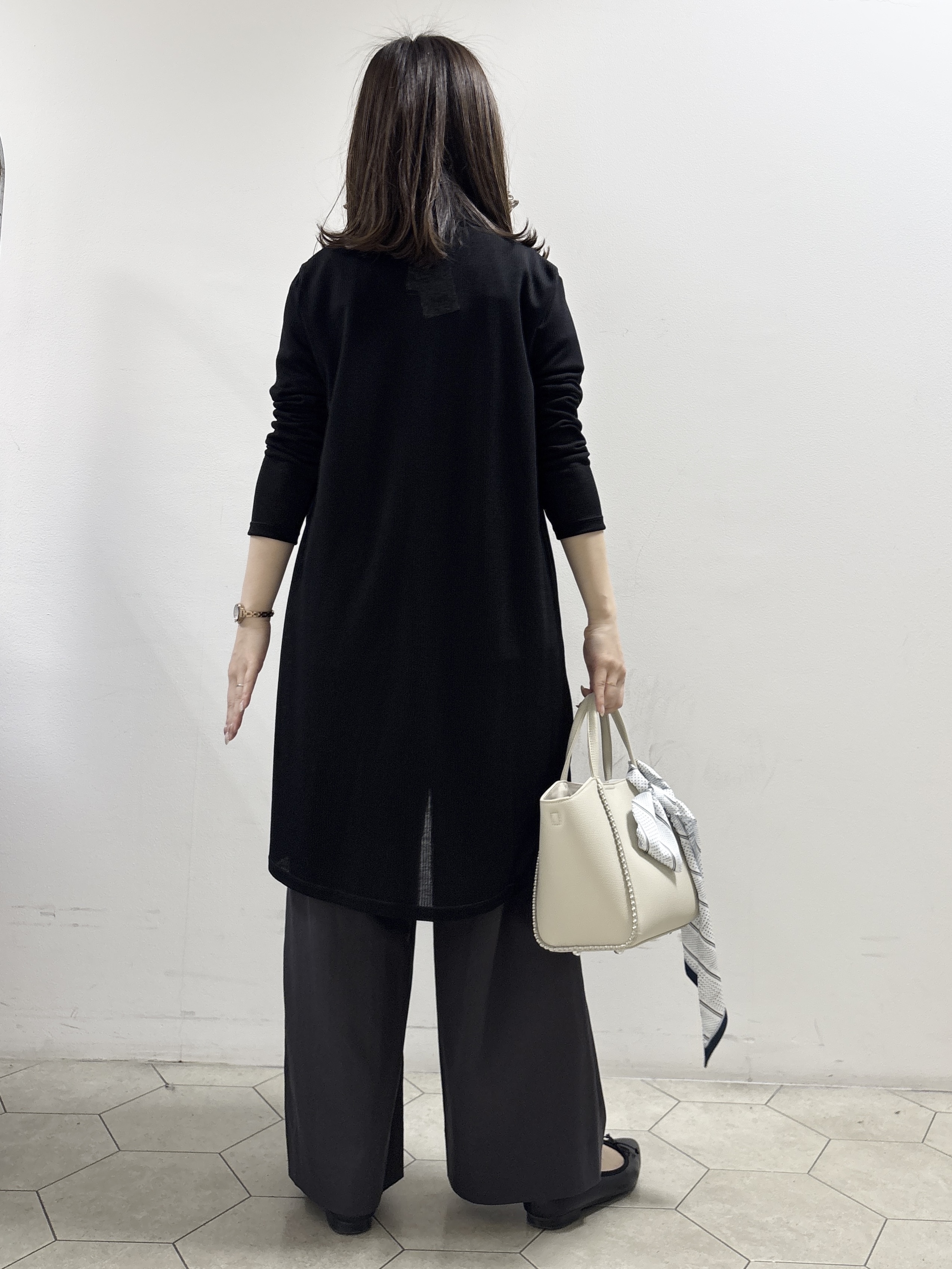 kahoさんの「INDIVI｜【洗える／アンサンブル可能】シアースストライプカーディガン」を使ったコーディネート