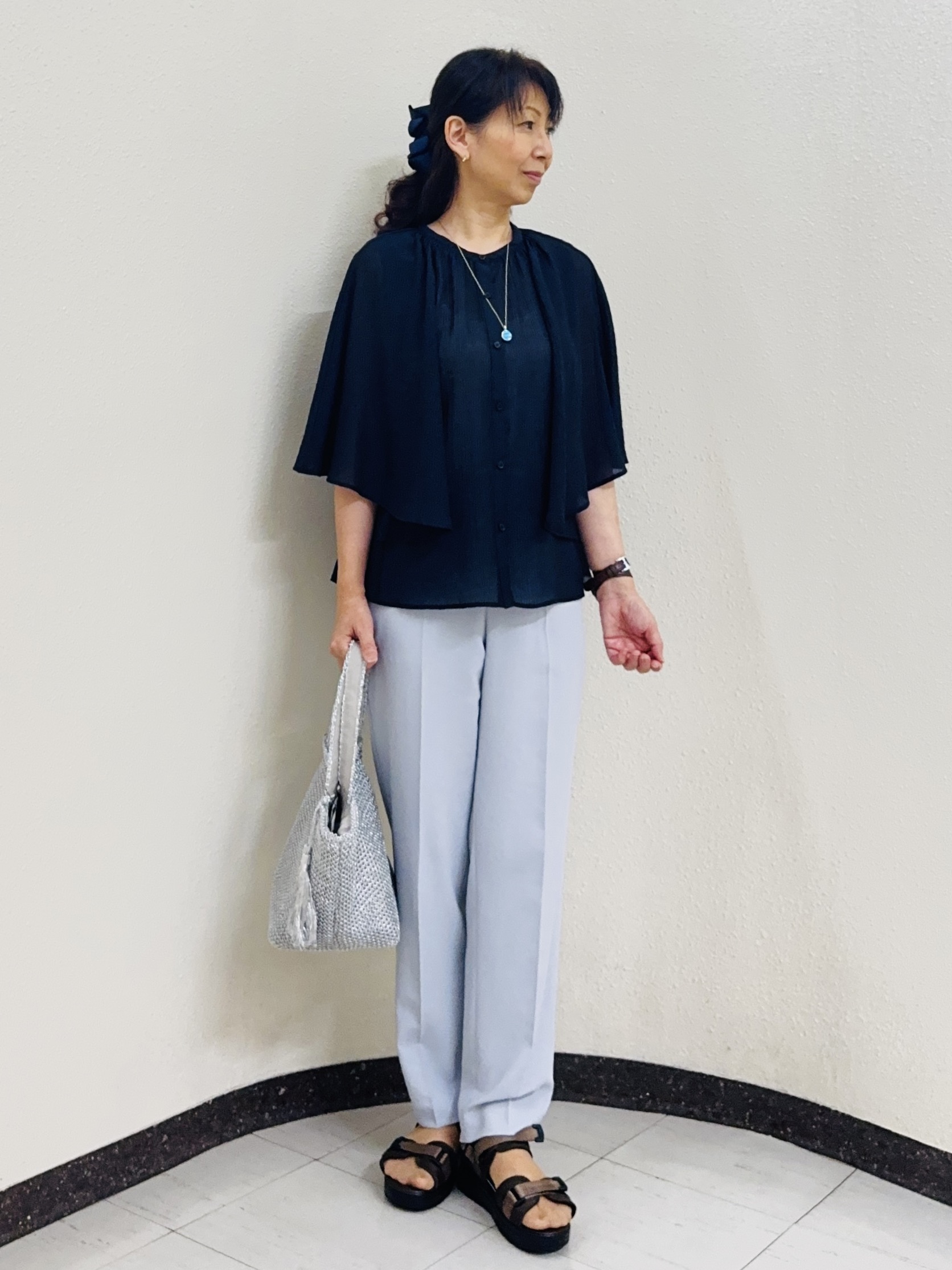 ⭐︎Eimi⭐︎さんの「Reflect｜ドビーストライプケープスリーブブラウス」を使ったコーディネート