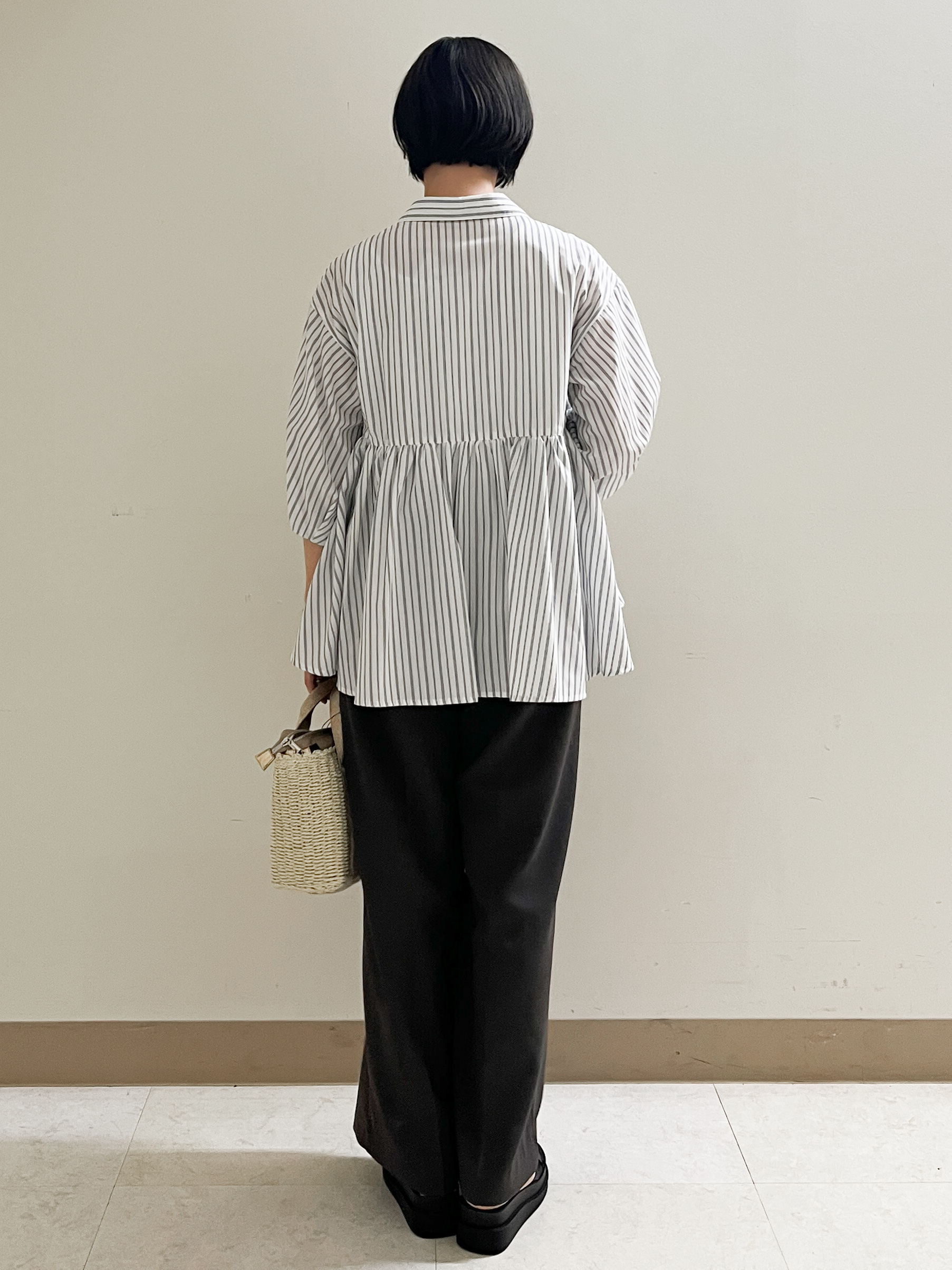 あかねさんの「OPAQUE.CLIP｜スキッパーペプラムブラウス【洗濯機OK】」を使ったコーディネート