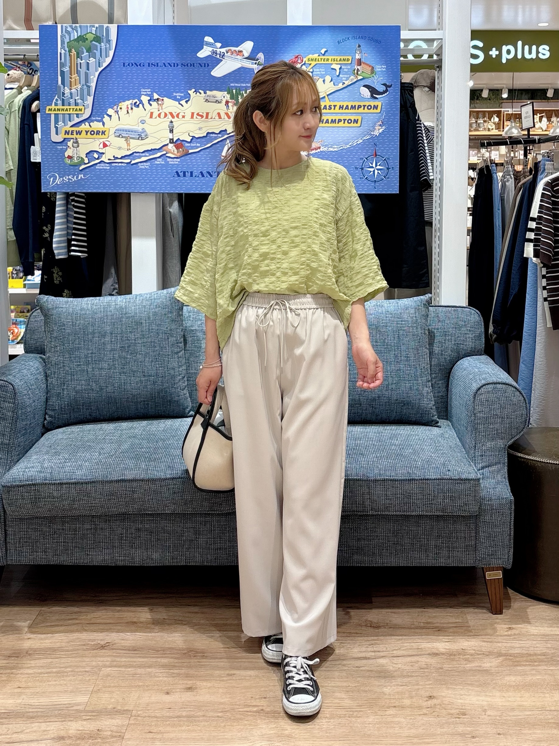yuinaさんの「Dessin｜【マシンウォッシャブル】エアリーシアー 5分袖プルオーバーシャツ」を使ったコーディネート