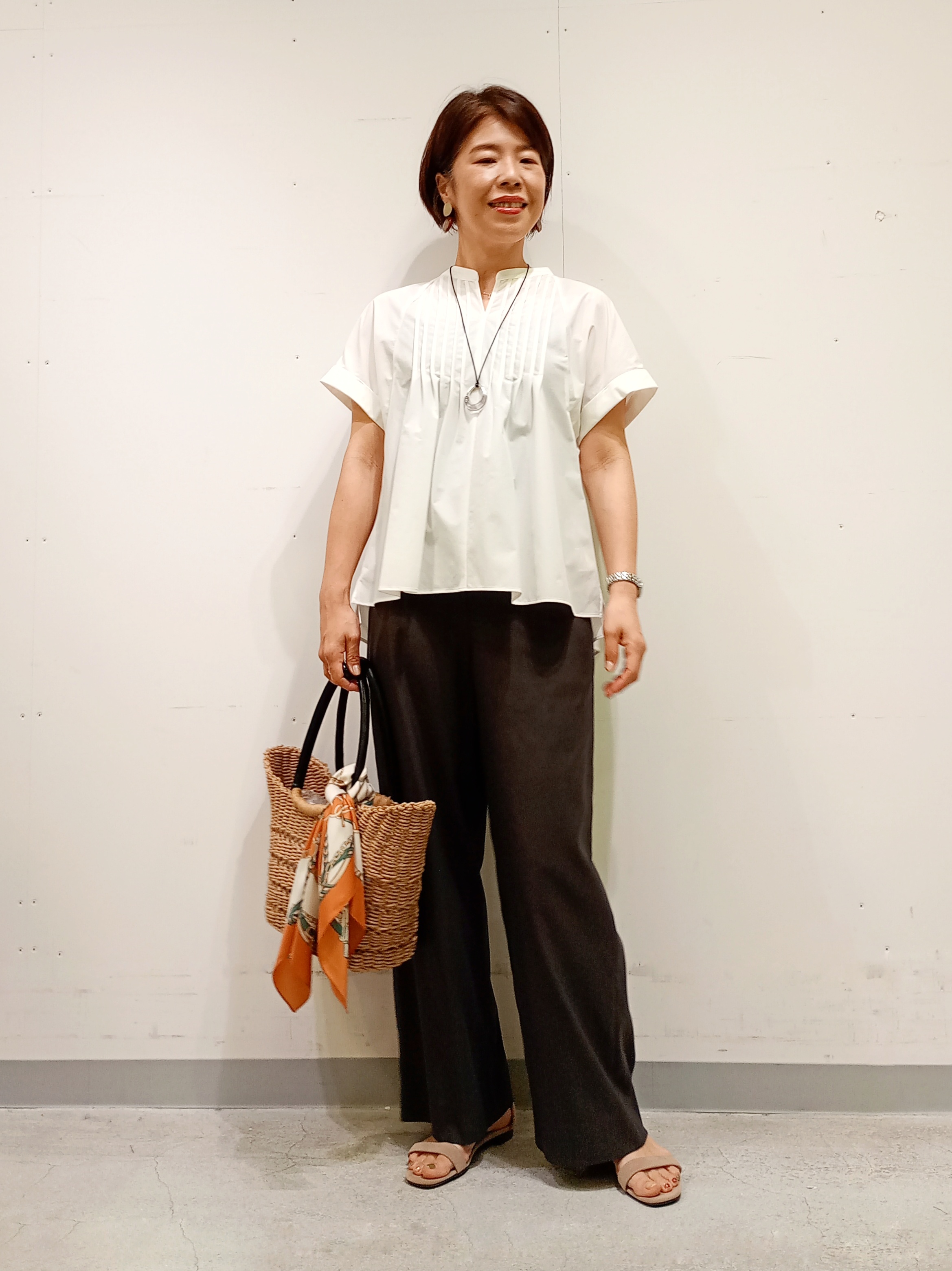 Kさんの「INDIVI｜【撥水／UVケア／SETUP可能】軽量タックスキッパーブラウス」を使ったコーディネート