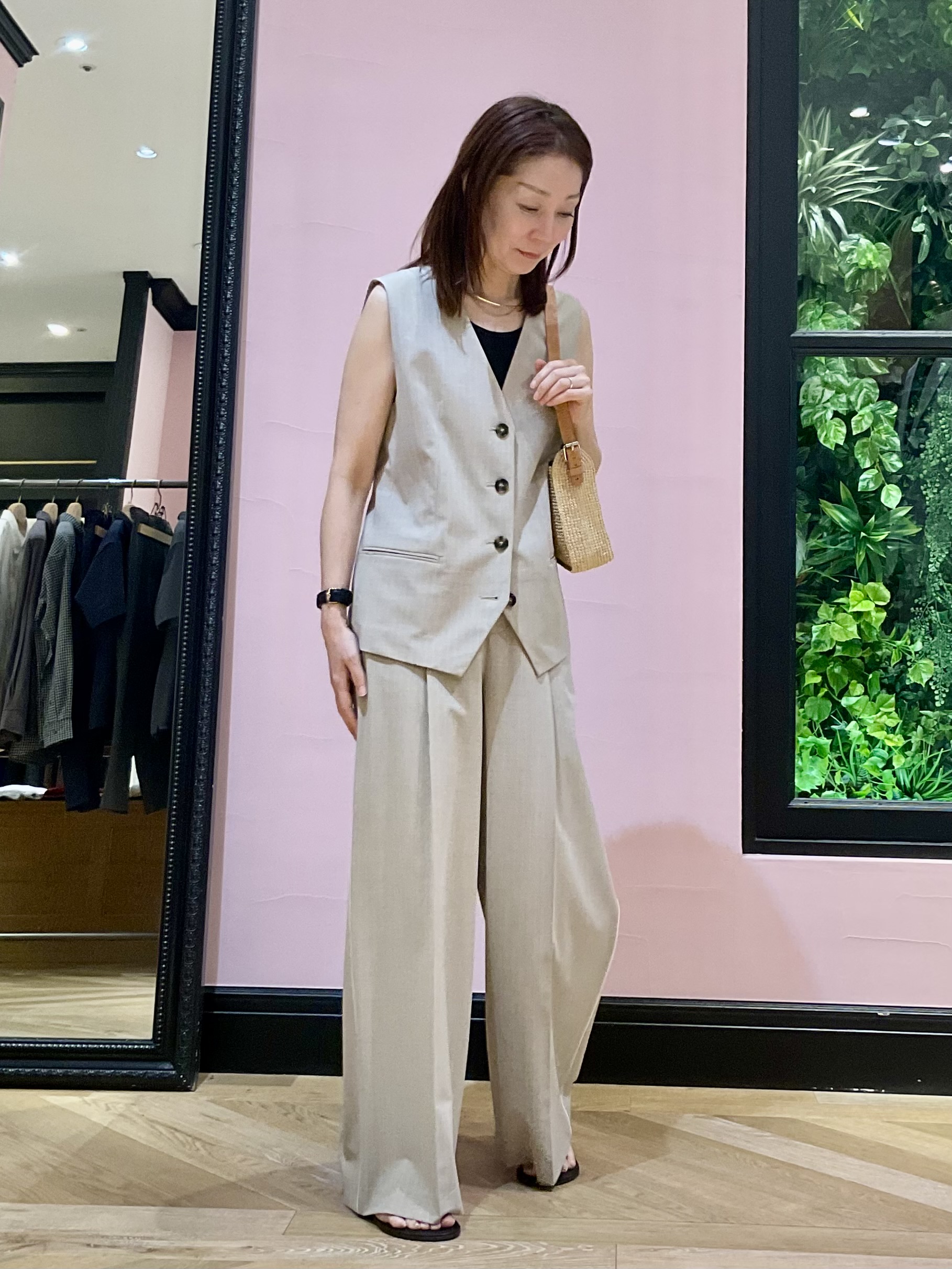 Hiwatashiさんの「DRESSTERIOR｜【セットアップ可/ウォッシャブル】セットアップストライプジレ」を使ったコーディネート