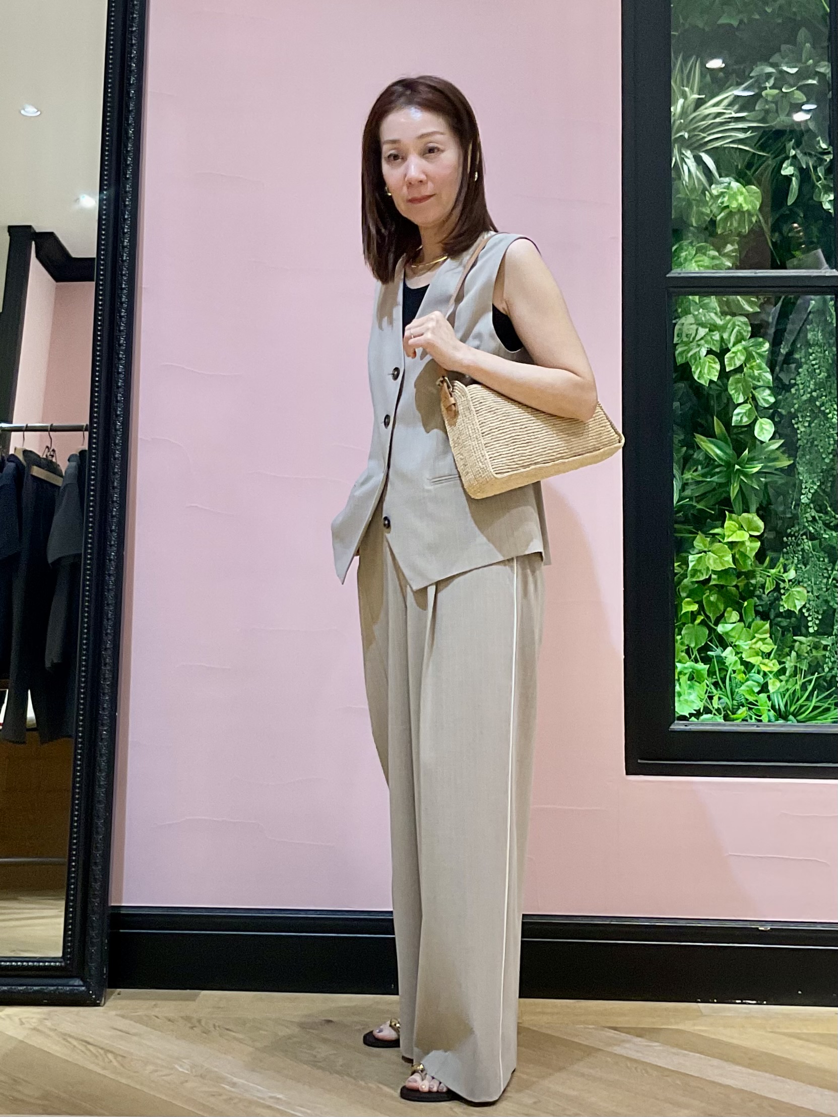 Hiwatashiさんの「DRESSTERIOR｜【セットアップ可/ウォッシャブル】セットアップストライプジレ」を使ったコーディネート