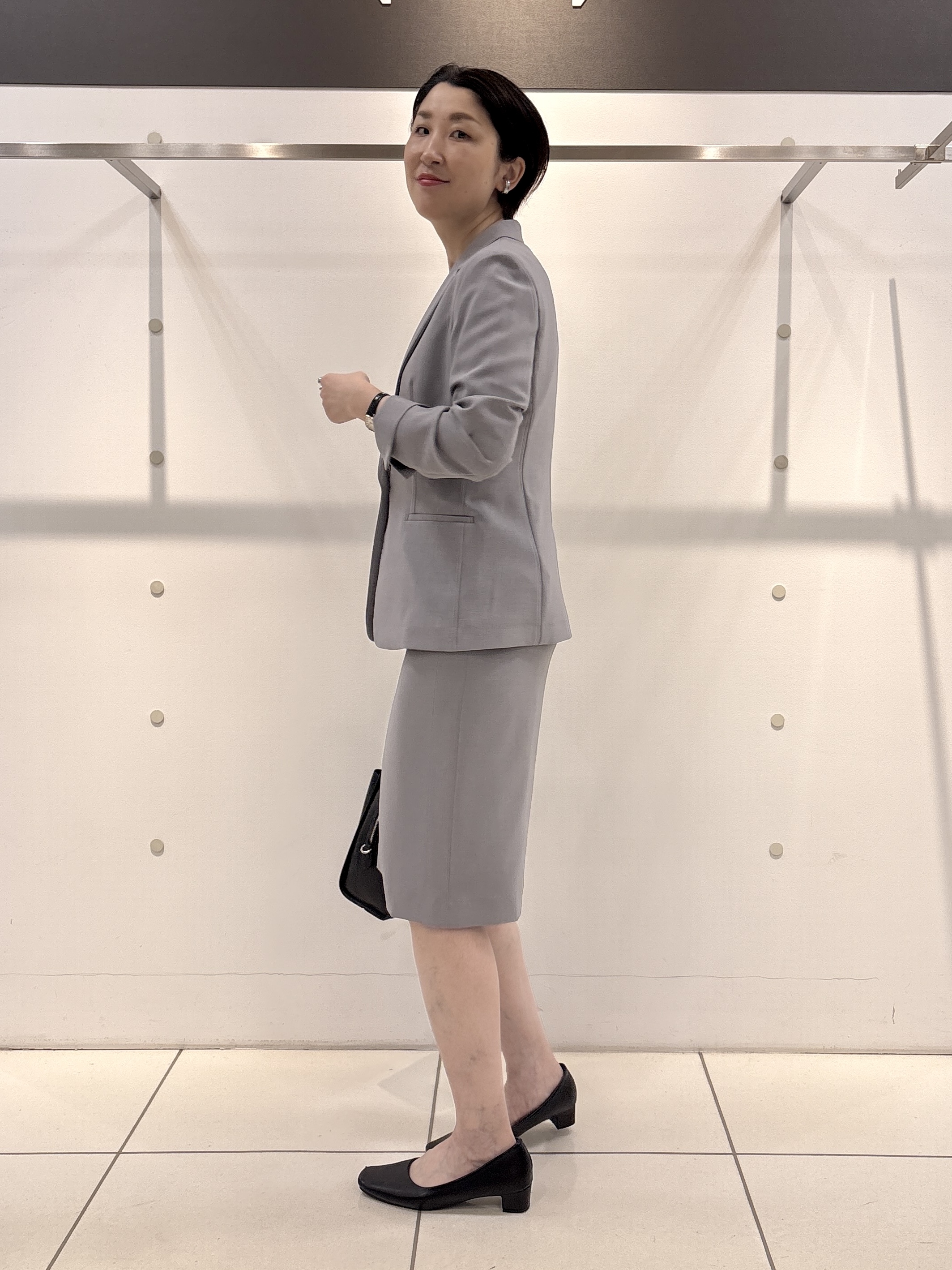 yuriさんの「INDIVI｜【定番スーツ／UVケア／洗える】ウール調テーラードジャケット」を使ったコーディネート