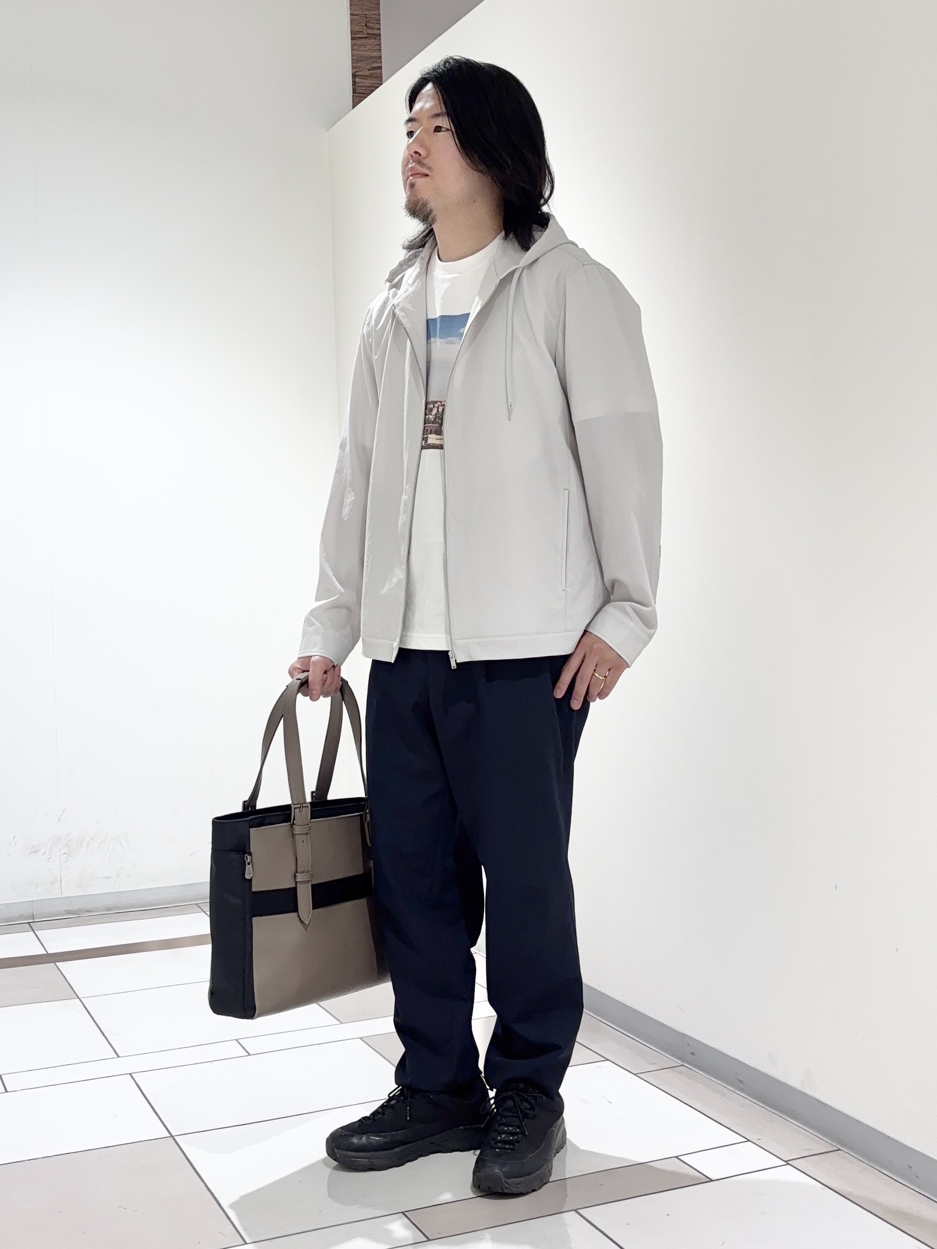 及川さんの「TAKEO KIKUCHI｜【撥水・洗える・シワになりにくい】 リランチェ（R） フードブルゾン」を使ったコーディネート