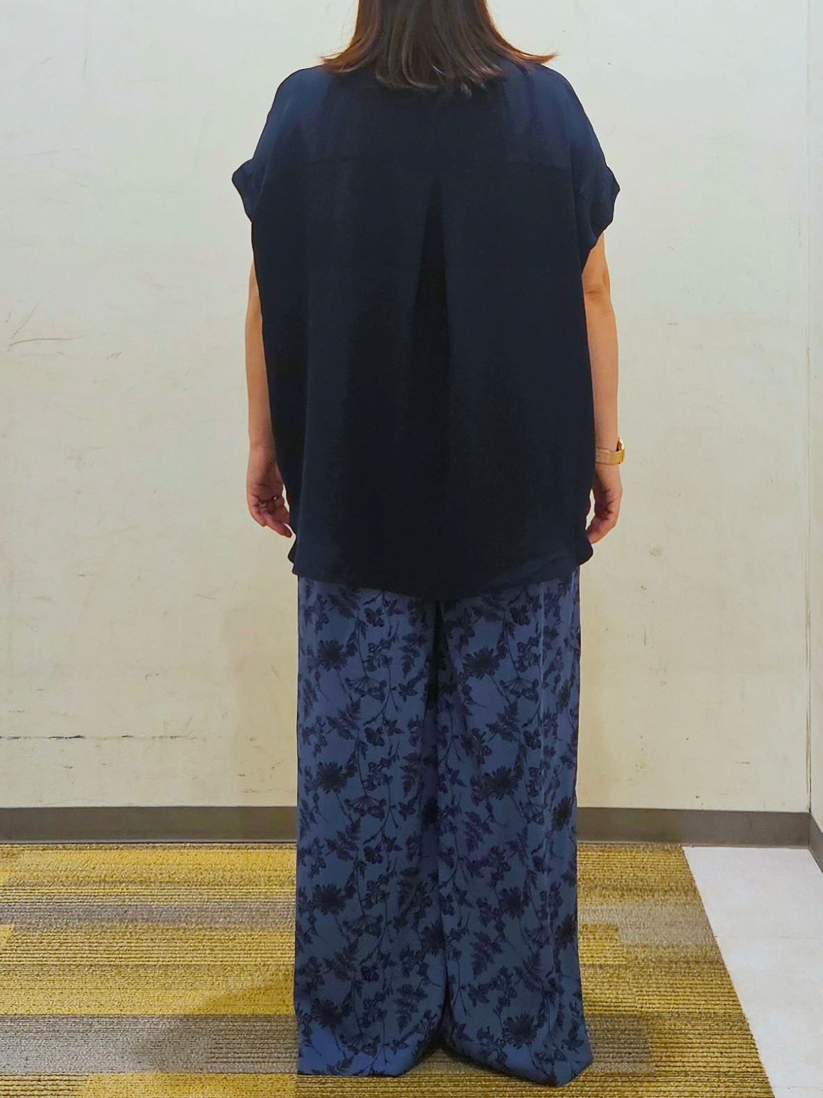 okayuさんの「THE SHOP TK｜【ひんやり/防しわ/UV/吸水速乾】襟付き フレンチスリーブシャツ」を使ったコーディネート