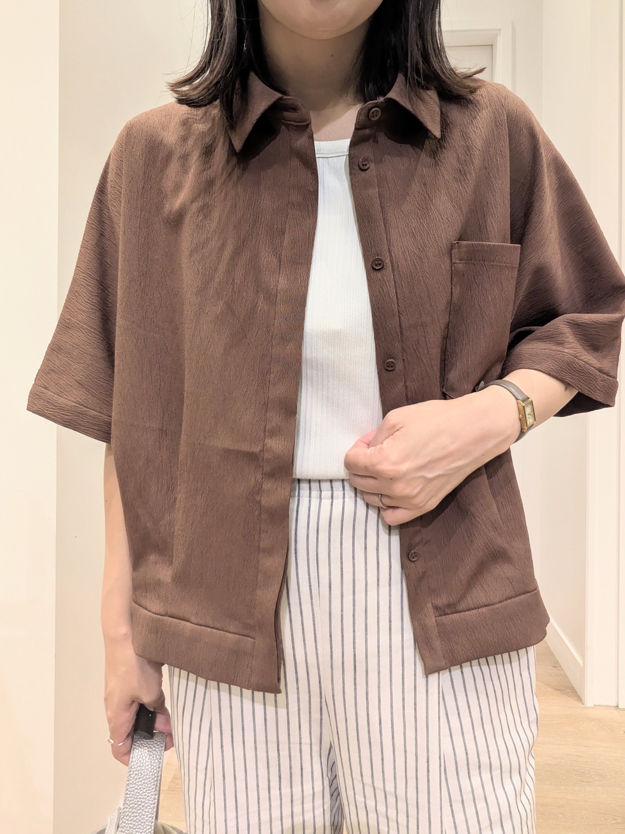 enさんの「Dessin｜タックヘム クロップドシュリンクシャツ」を使ったコーディネート