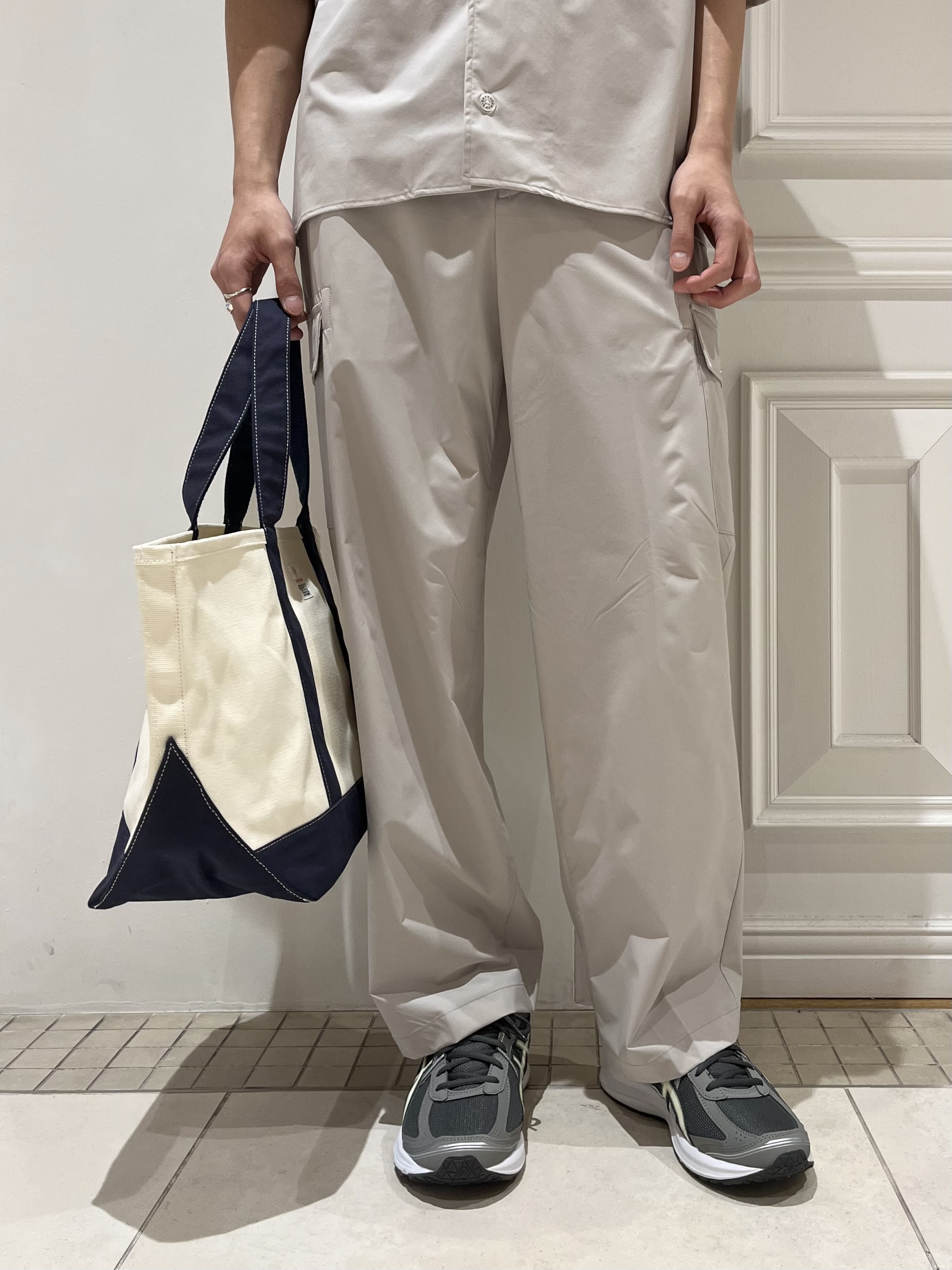 Watanabeさんの「DRESSTERIOR｜【セットアップ可/撥水/クールタッチ素材】SOLOTEX 4WAYストレッチオープンカラーシャツ」を使ったコーディネート