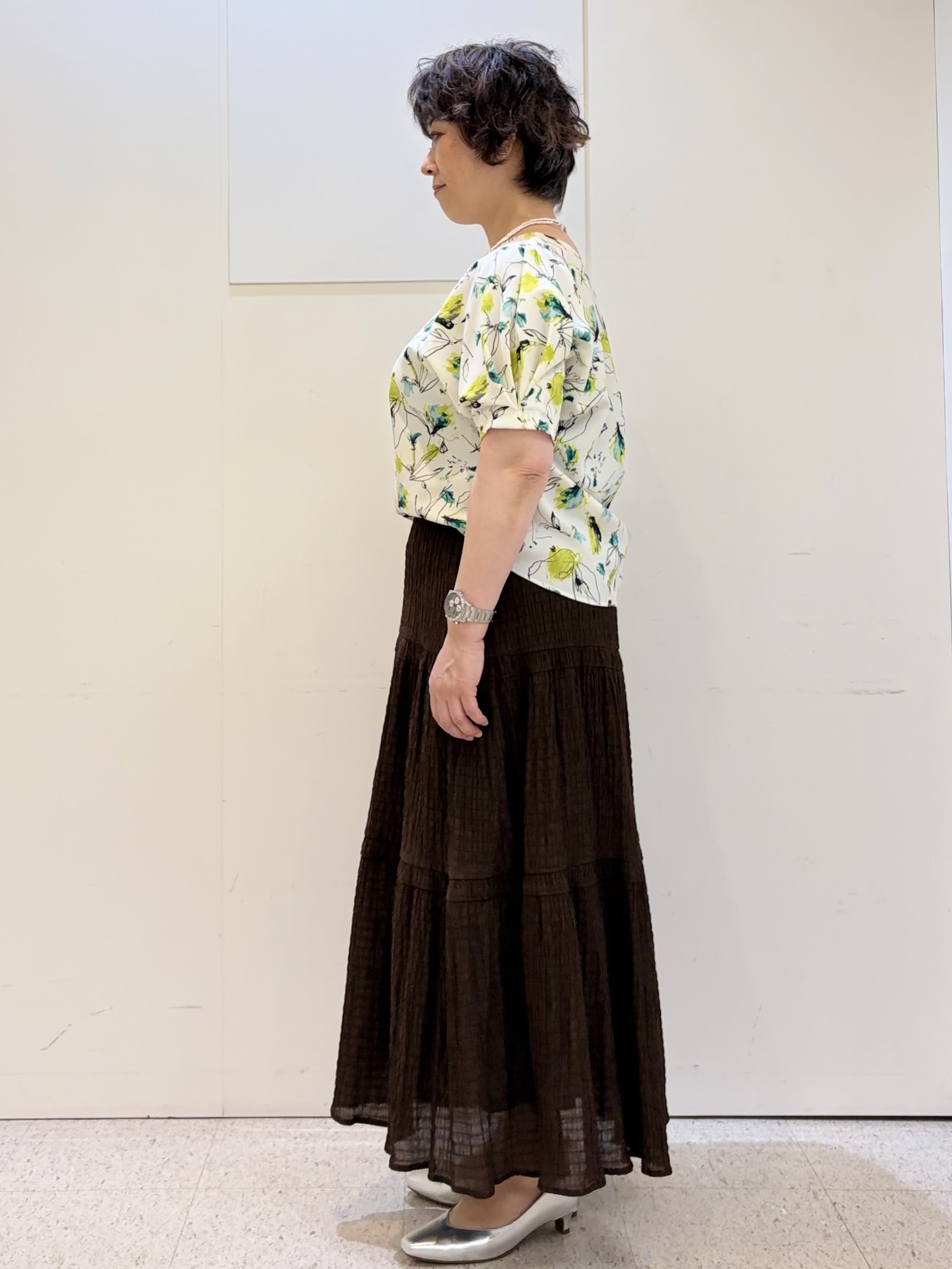 ヤスコさんの「Reflect｜【セットアップ可】ボタニカル調プリントブラウス」を使ったコーディネート