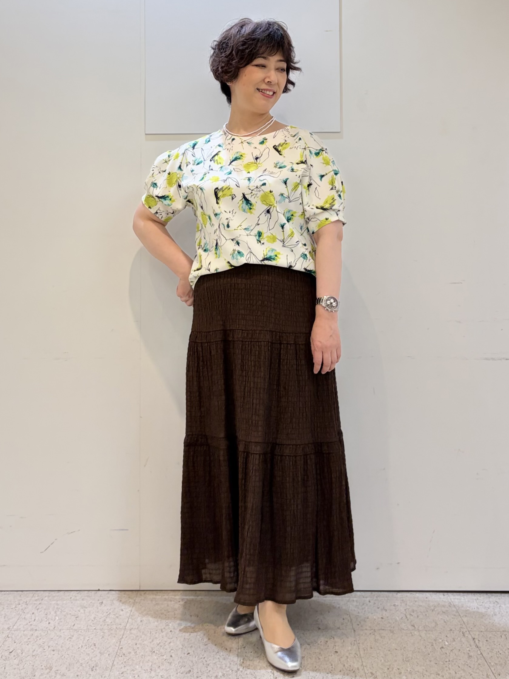 ヤスコさんの「Reflect｜【セットアップ可】ボタニカル調プリントブラウス」を使ったコーディネート