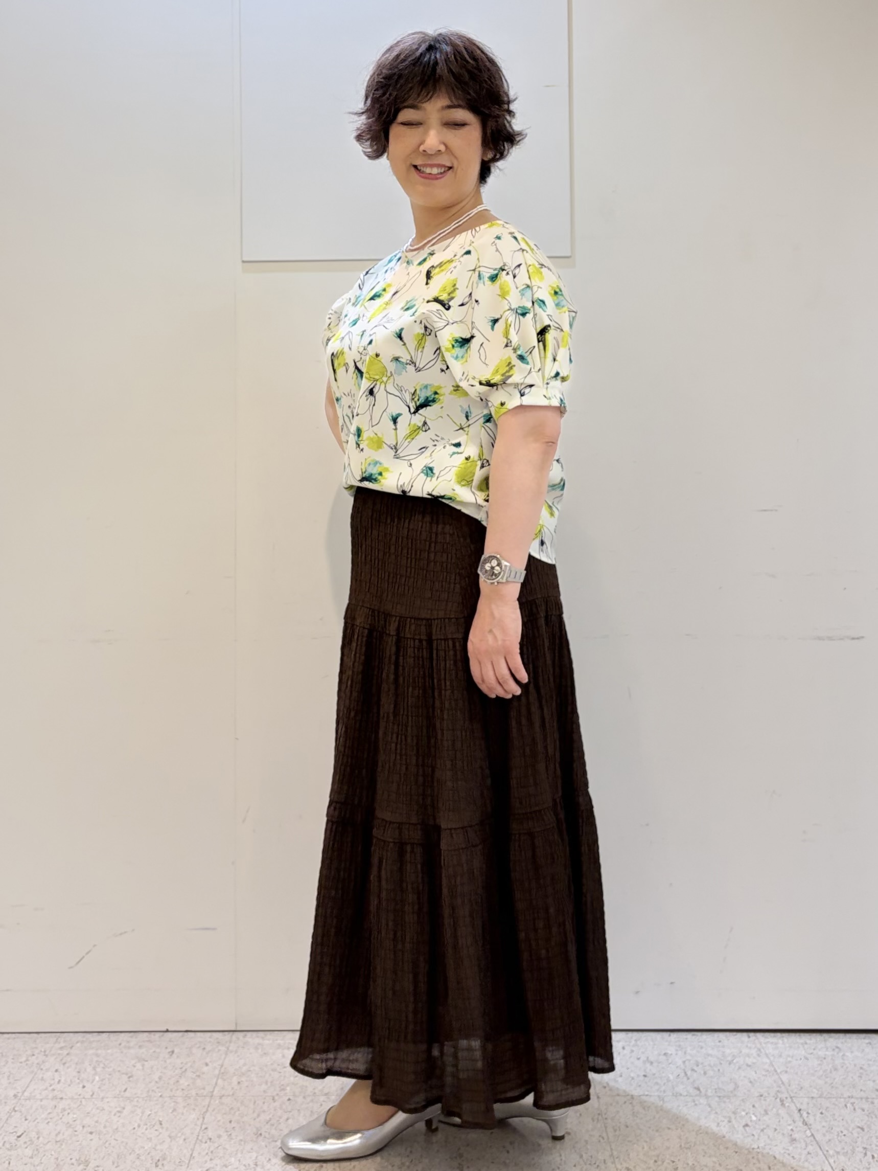 ヤスコさんの「Reflect｜【セットアップ可】ボタニカル調プリントブラウス」を使ったコーディネート