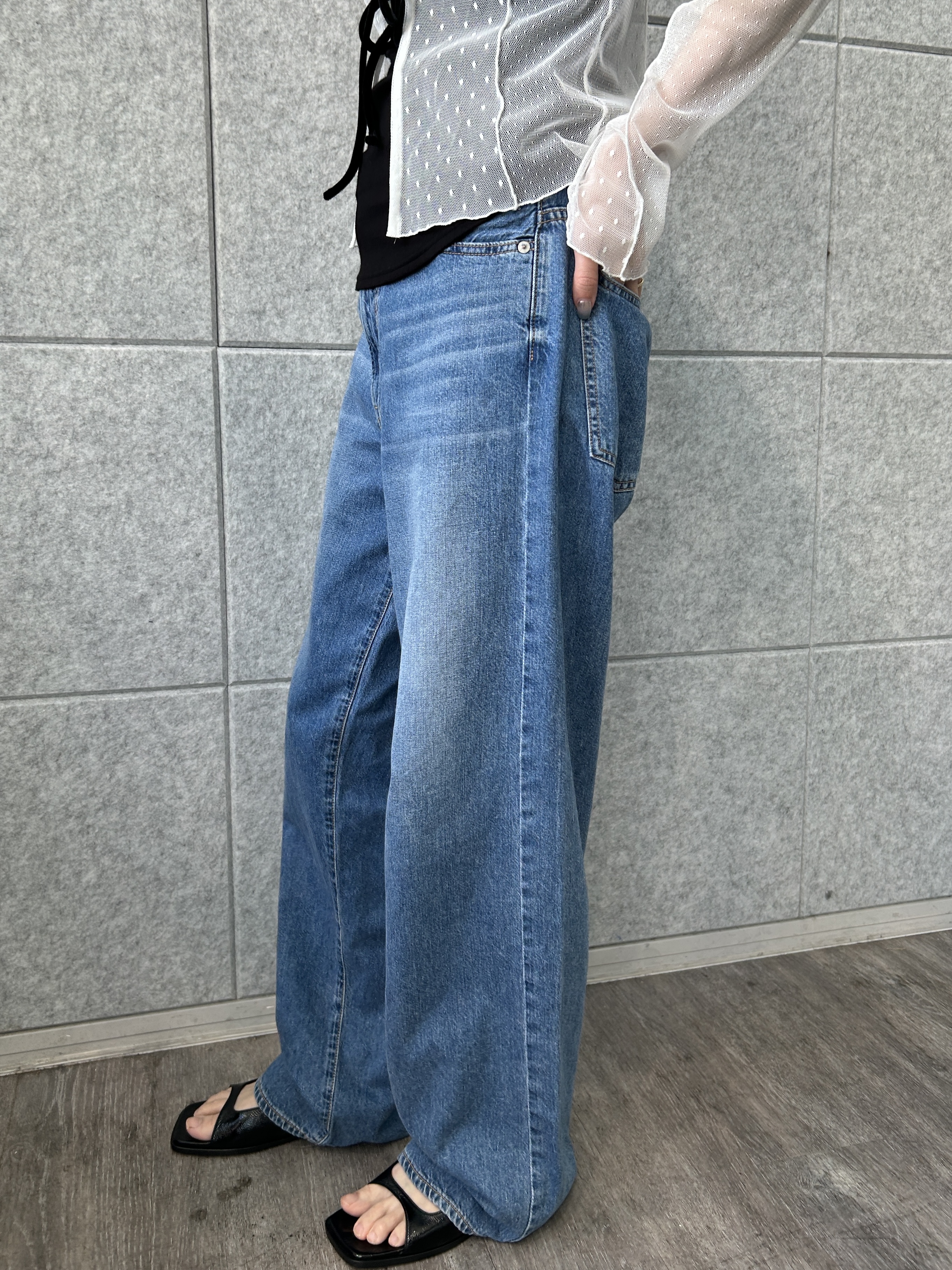 harunaさんの「CODE A｜tulle asymmetry blouse」を使ったコーディネート
