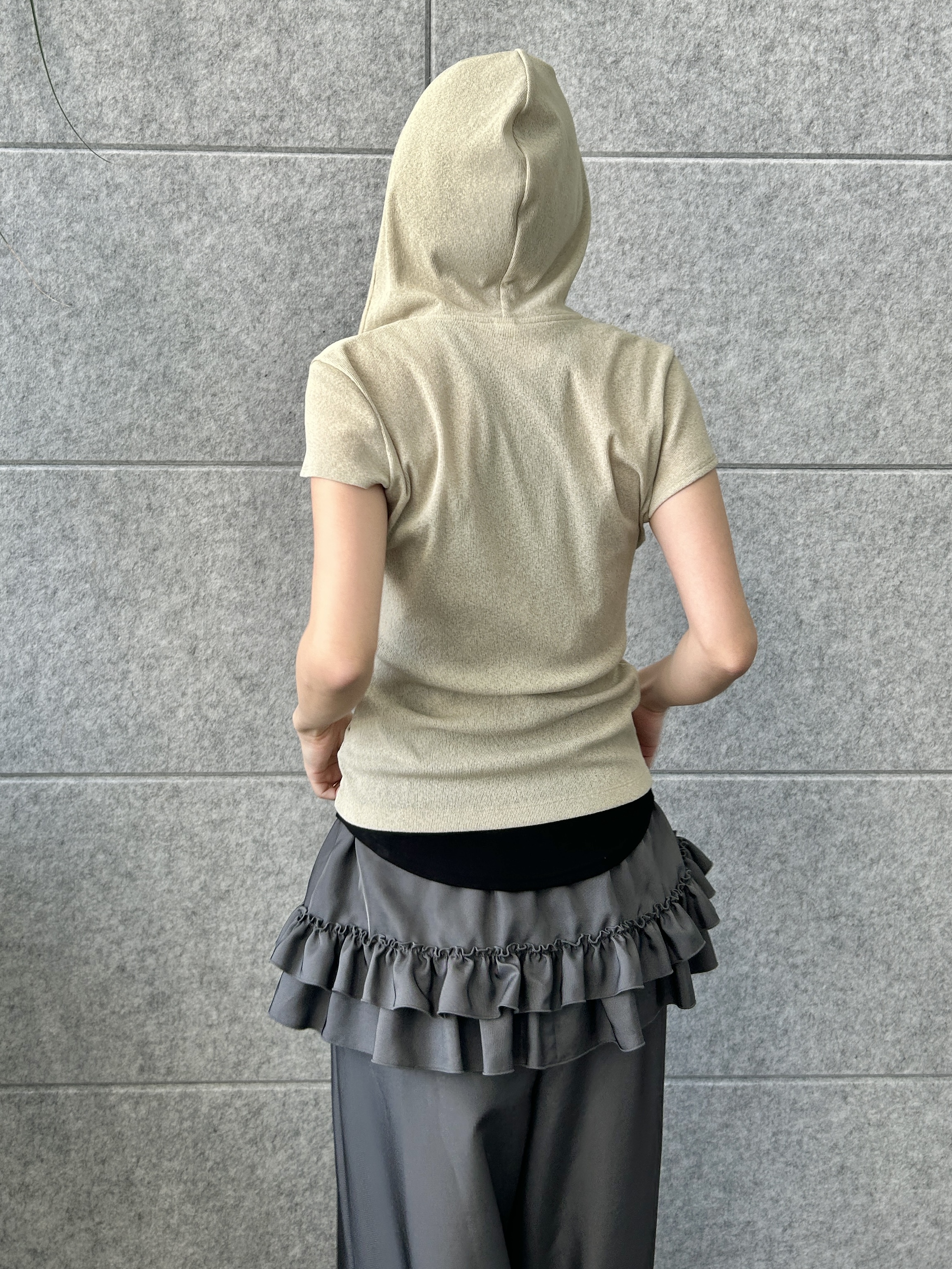harunaさんの「CODE A｜soft button hood tee」を使ったコーディネート