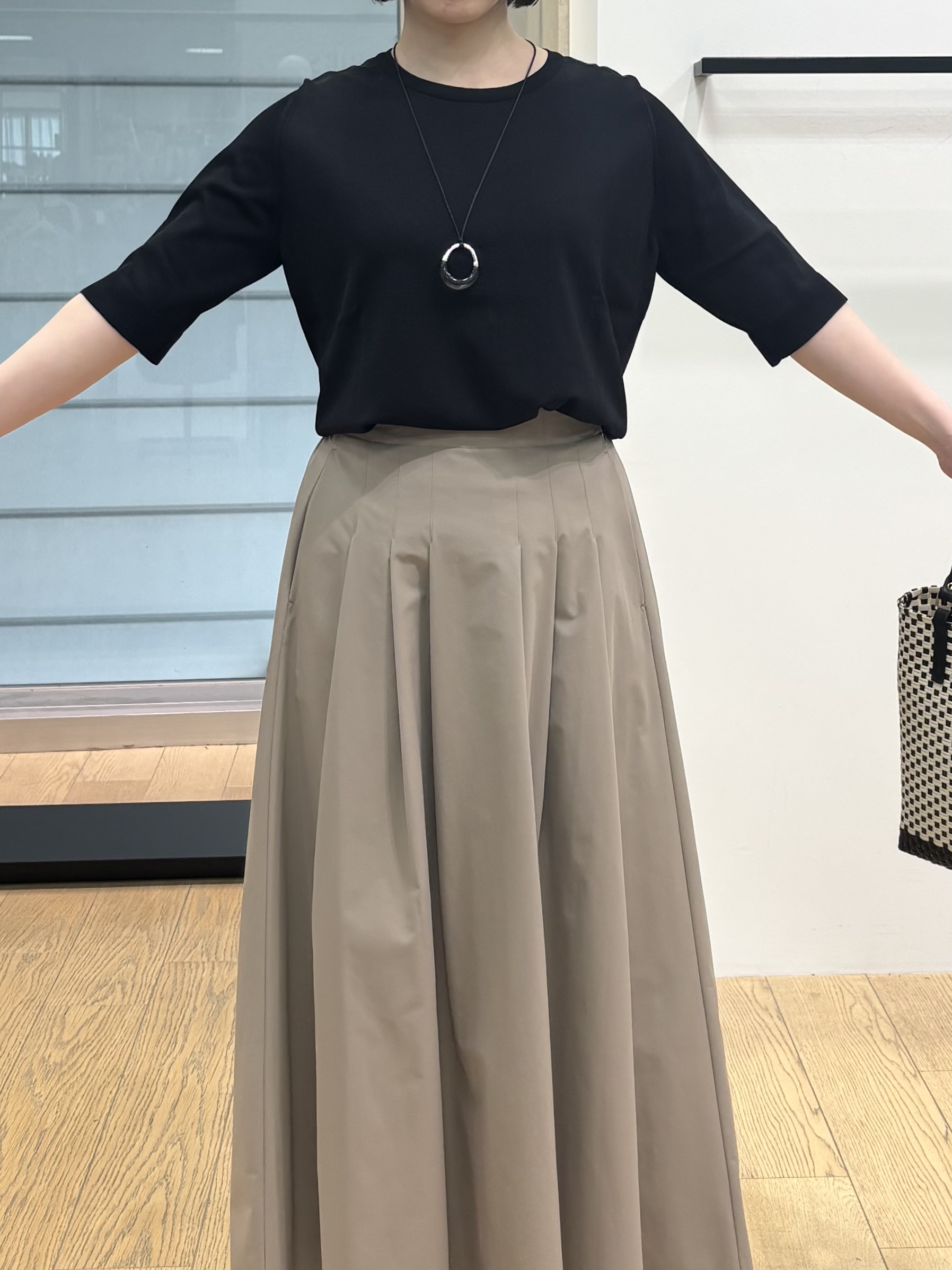 asamiさんの「INDIVI｜【UVケア/接触冷感／アンサンブル】丸首カーディガン＆袖スリット5分袖ニット」を使ったコーディネート