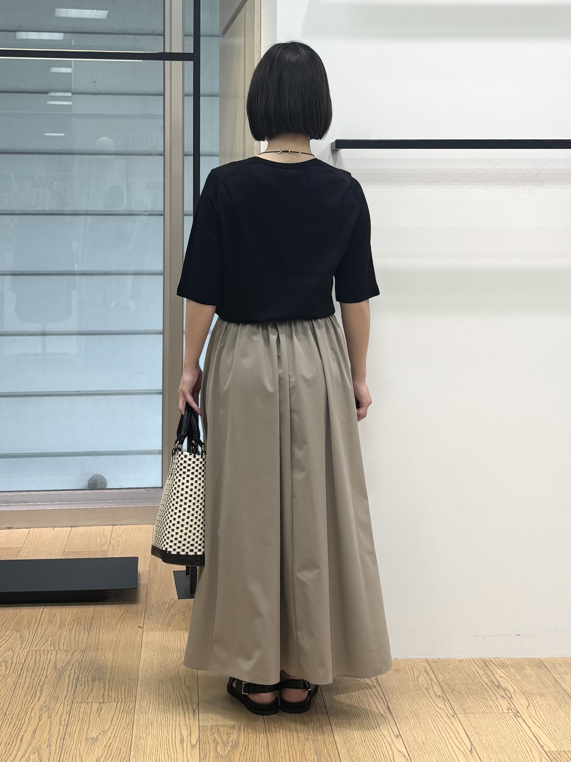 asamiさんの「INDIVI｜【UVケア/接触冷感／アンサンブル】丸首カーディガン＆袖スリット5分袖ニット」を使ったコーディネート