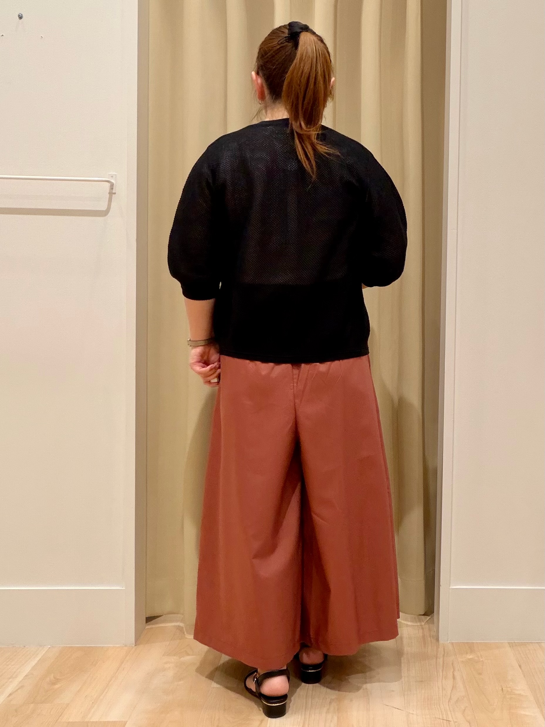 たまさんの「grove｜【貴島明日香さん着用・洗える】透けない、大人のメッシュカーディガン」を使ったコーディネート
