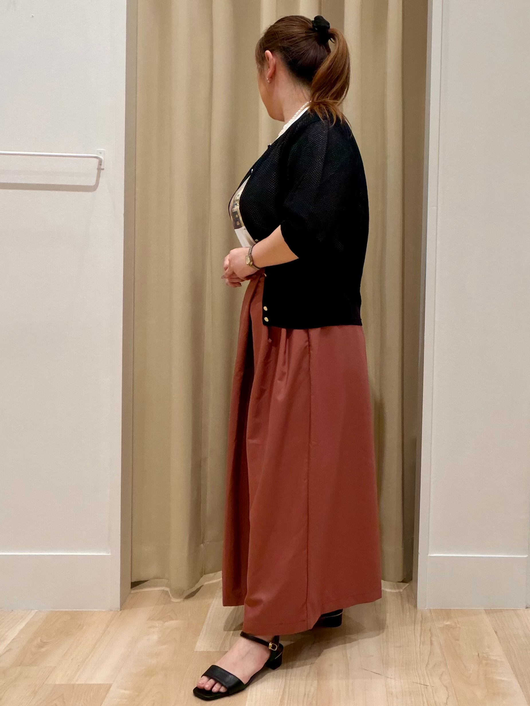 たまさんの「grove｜【貴島明日香さん着用・洗える】透けない、大人のメッシュカーディガン」を使ったコーディネート