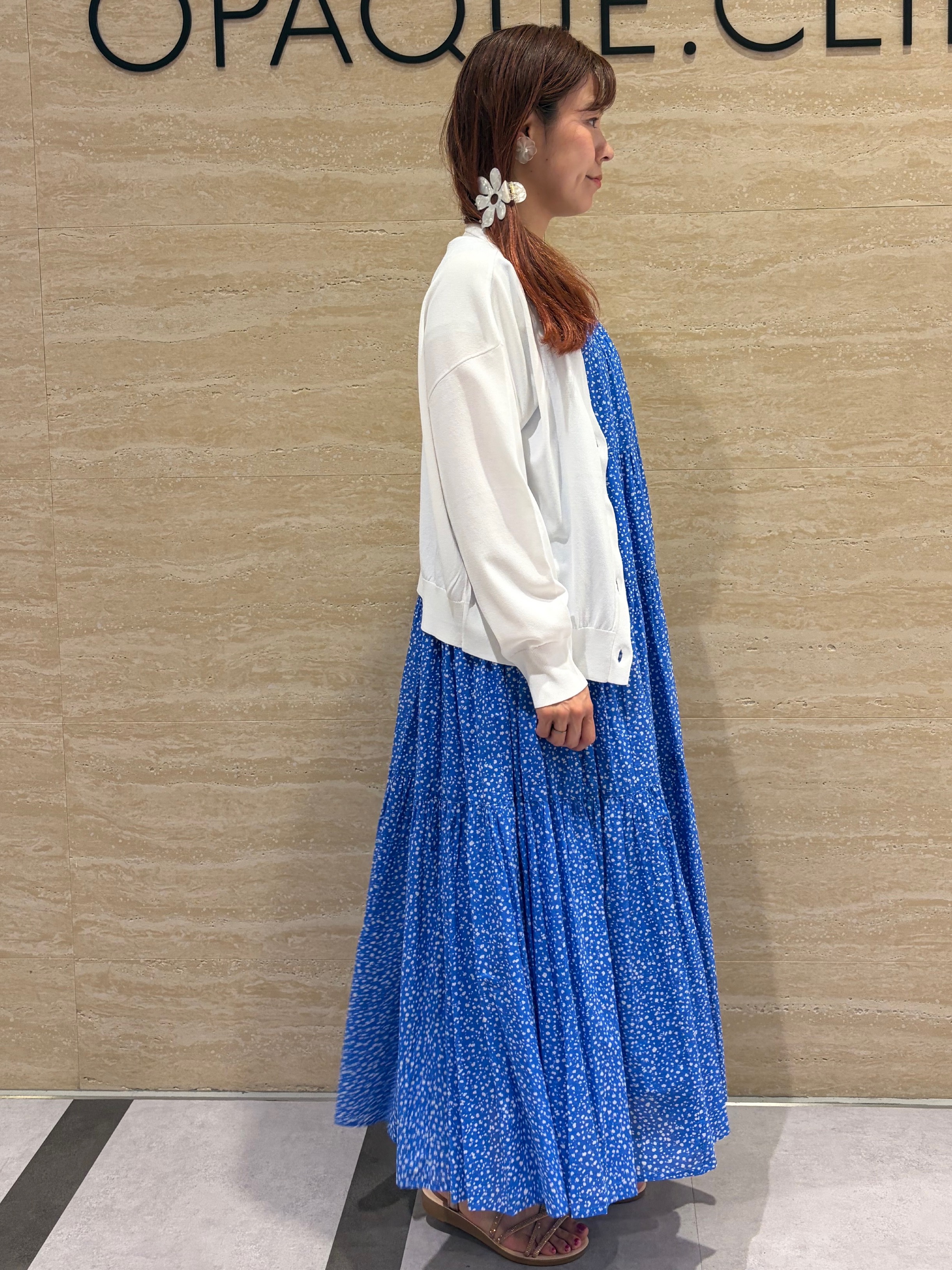 みやさんの「OPAQUE.CLIP｜【UV／接触冷感】Vネックリラクシーニットカーディガン《洗濯機OK／抗ピル》」を使ったコーディネート