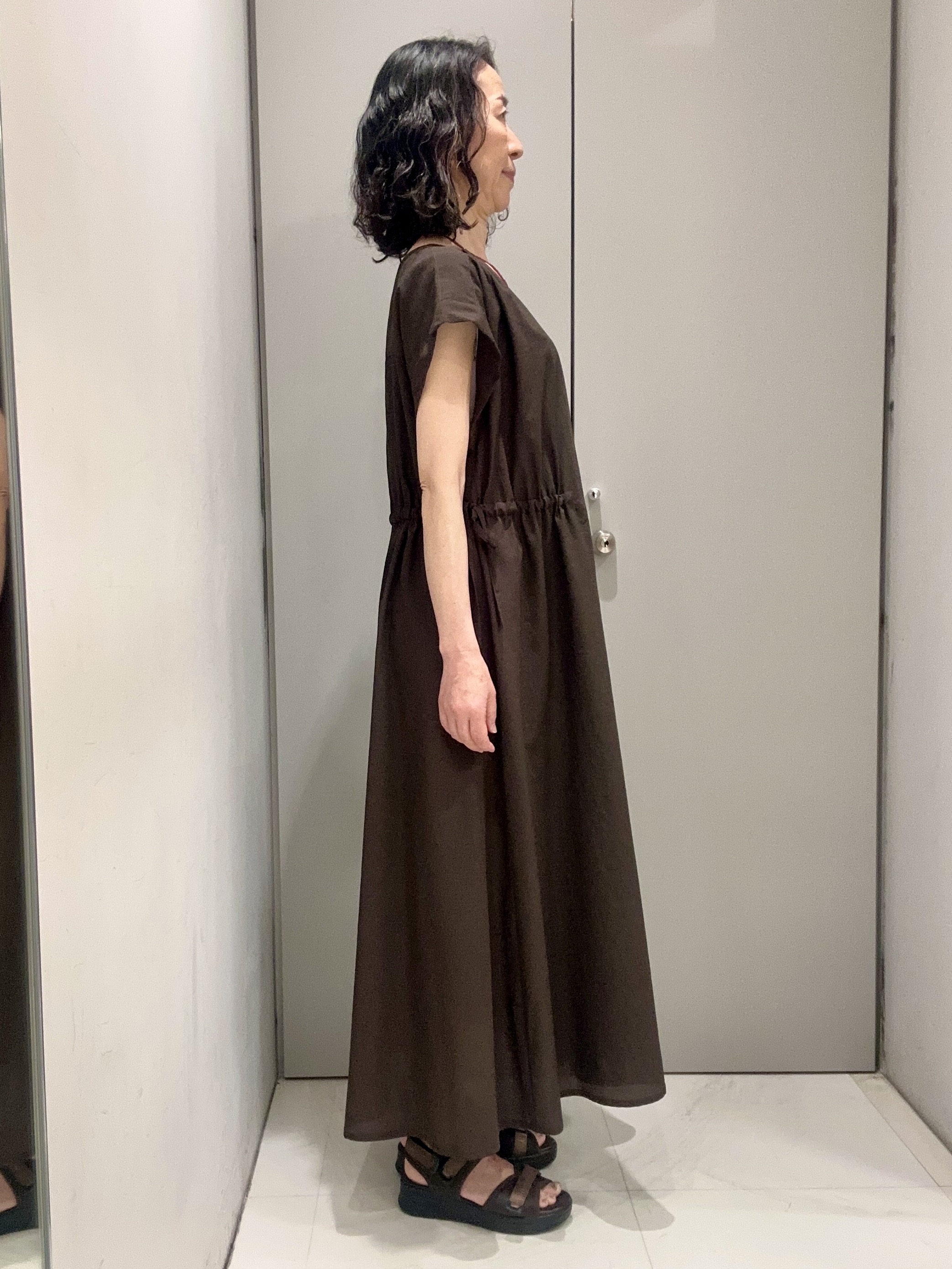 Kouさんの「Reflect｜【通気性あり／涼しい／マシンウォッシャブル】フロントボタンワンピース」を使ったコーディネート
