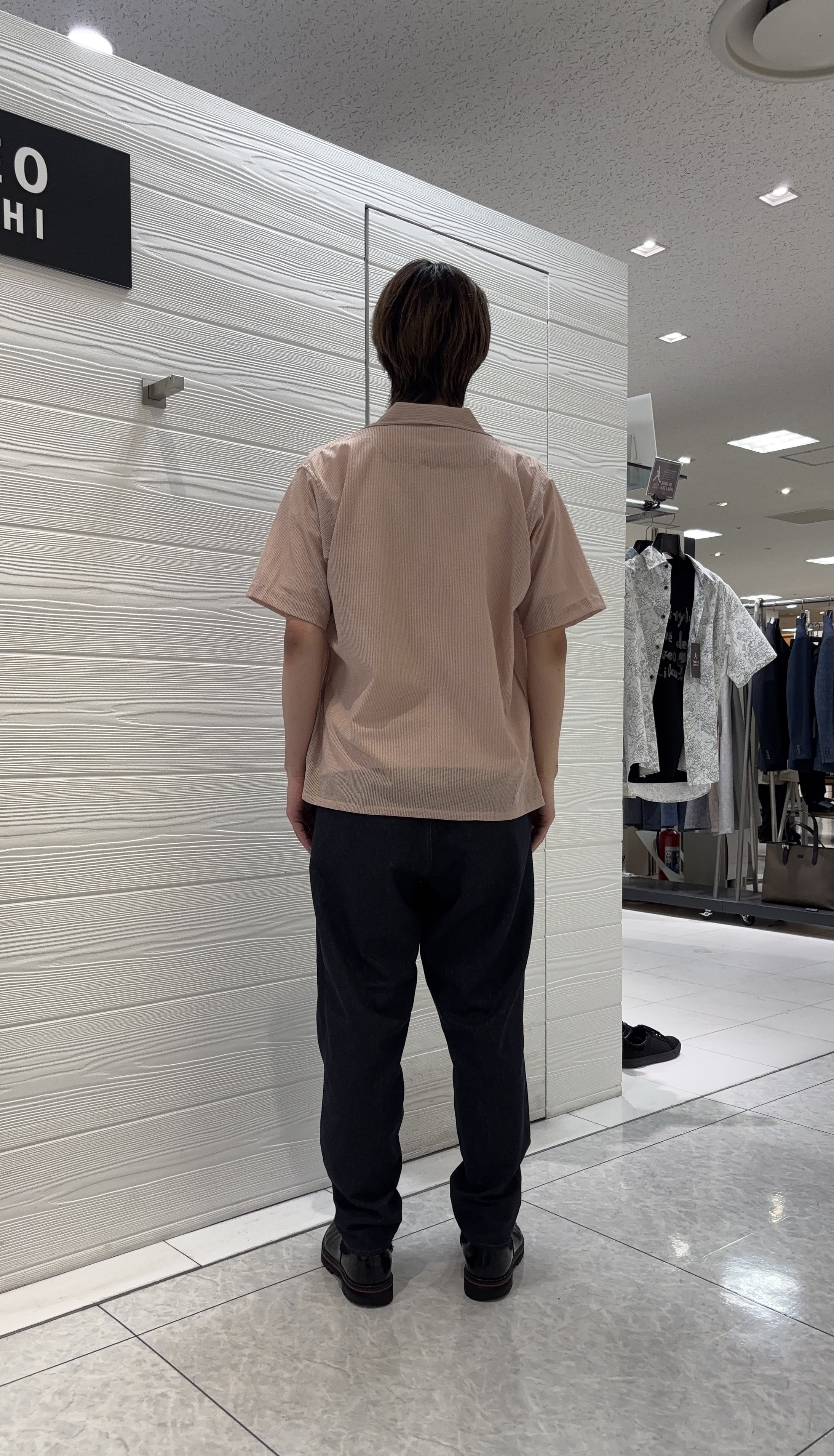 こうへいさんの「TAKEO KIKUCHI｜【通気性】トリコットサッカー オープンカラー シャツ」を使ったコーディネート