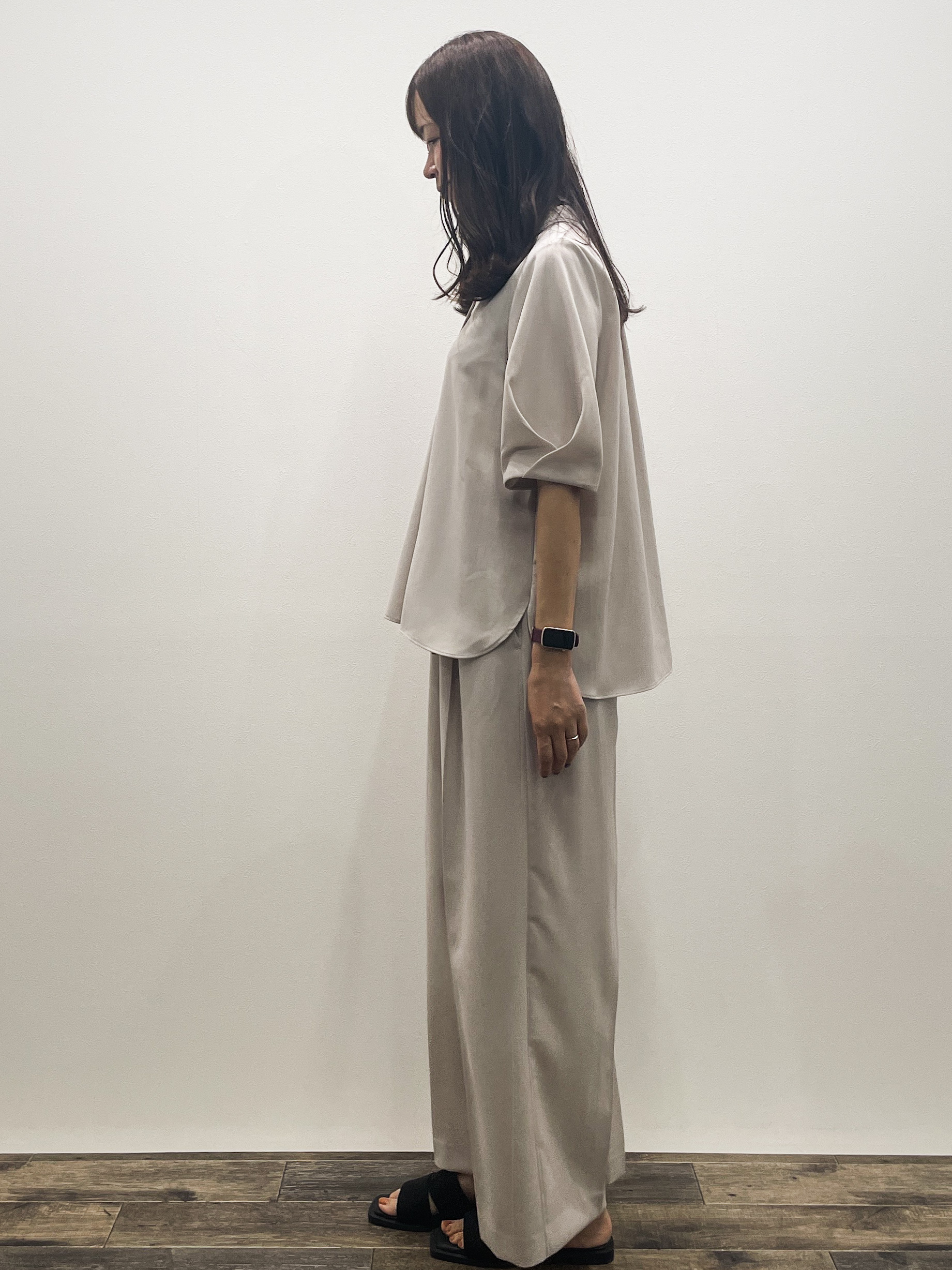 Aikoさんの「OPAQUE.CLIP｜《7色展開／SS-LLサイズ》ストレッチスキッパーブラウス／セットアップ対応【洗濯機洗い可／防シワ】」を使ったコーディネート