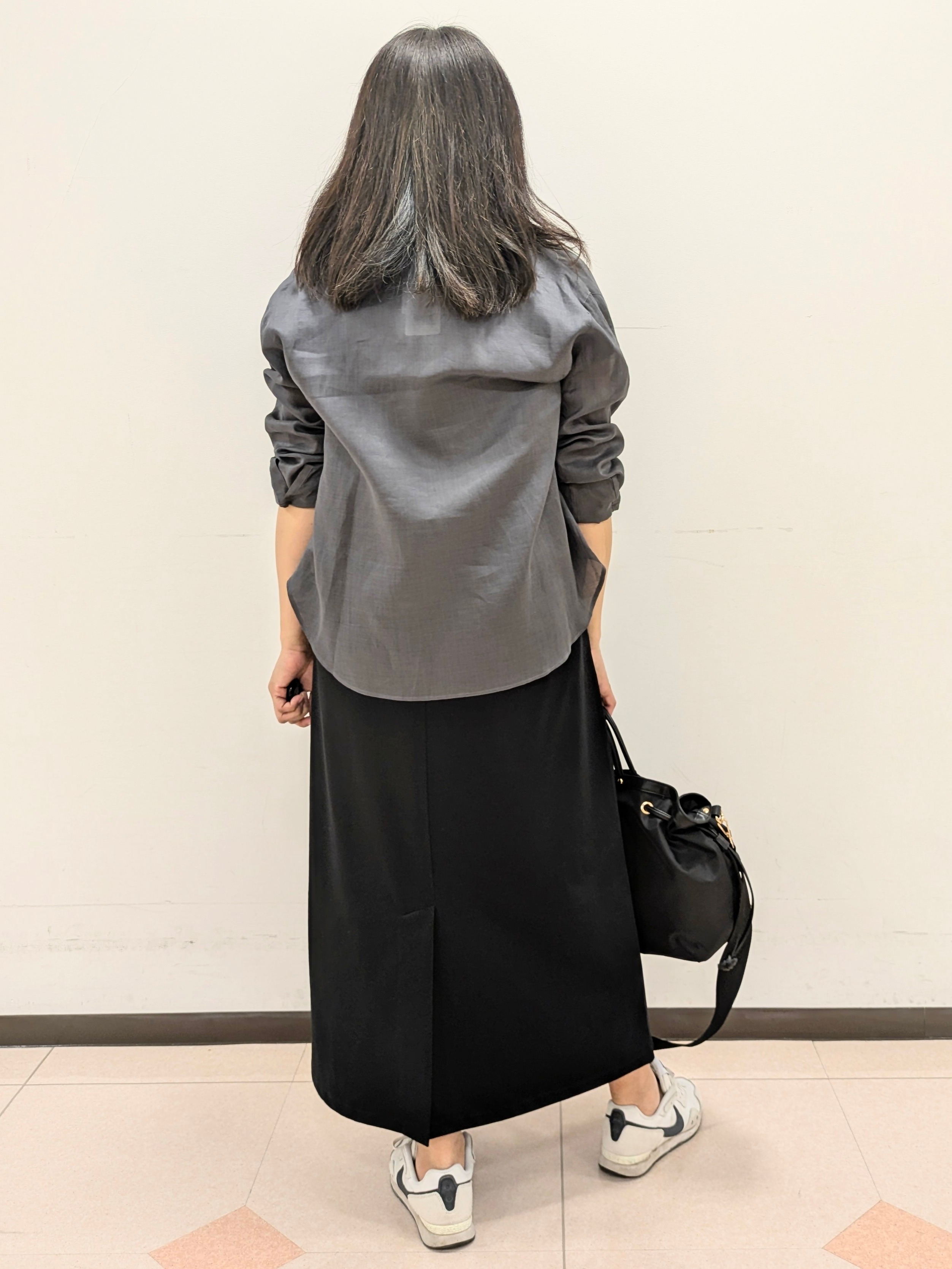 ともさんの「UNTITLED｜【古畑星夏さん着用/接触冷感】ドライタッチシャツ」を使ったコーディネート