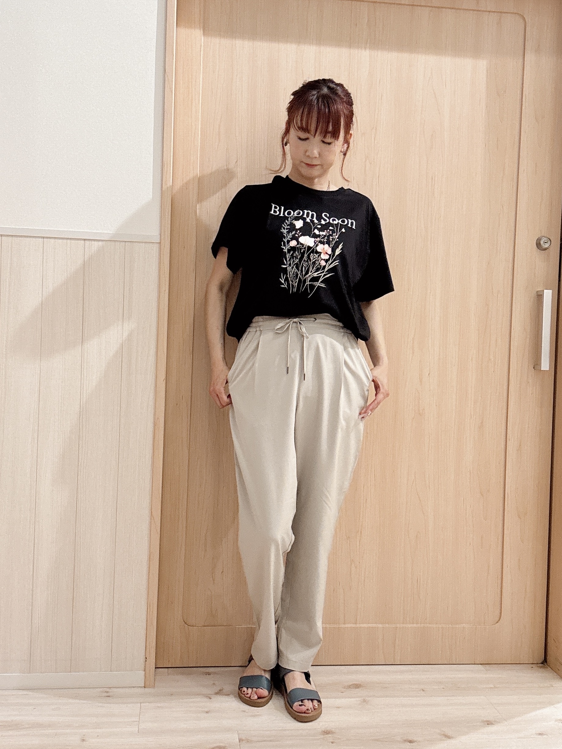 モカさんの「SHOO･LA･RUE｜【ひんやり/UV/洗濯機可】日焼け対策も快適に 指穴つき ジップパーカー」を使ったコーディネート