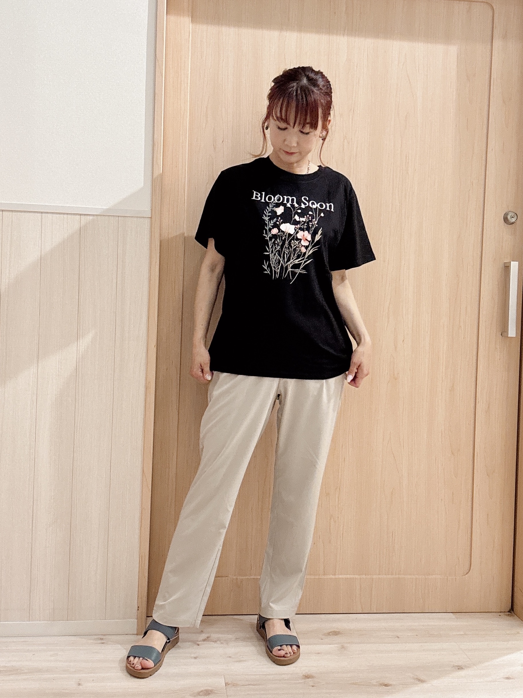 モカさんの「SHOO･LA･RUE｜【ひんやり/UV/洗濯機可】日焼け対策も快適に 指穴つき ジップパーカー」を使ったコーディネート