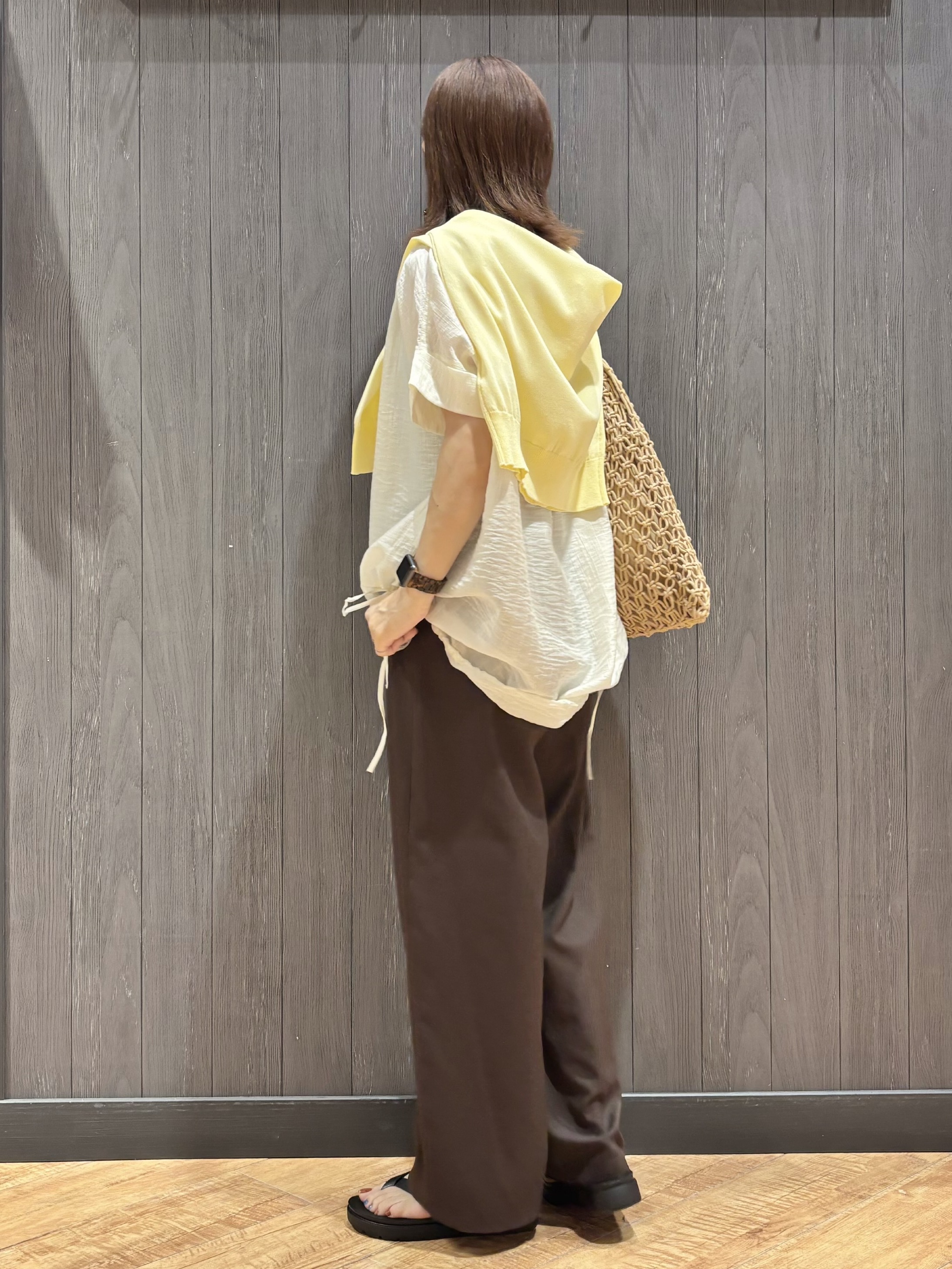 meiさんの「SHOO･LA･RUE｜【高レビュー/体型カバー】インせず着られる スキッパー裾リボンブラウス」を使ったコーディネート