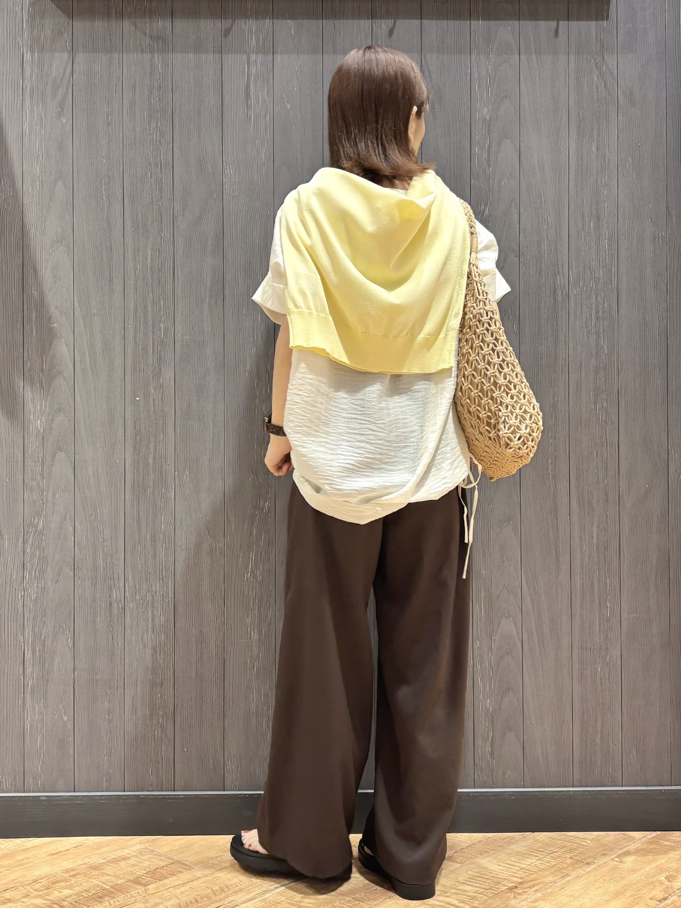 meiさんの「SHOO･LA･RUE｜【高レビュー/体型カバー】インせず着られる スキッパー裾リボンブラウス」を使ったコーディネート