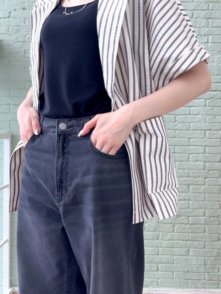 𝐜𝐡𝐢𝐤𝐚さんの「SHOO･LA･RUE｜【ひんやり/吸水速乾/セットアップ可】羽織るだけで主役になる サッカーストライプシャツジャケット」を使ったコーディネート