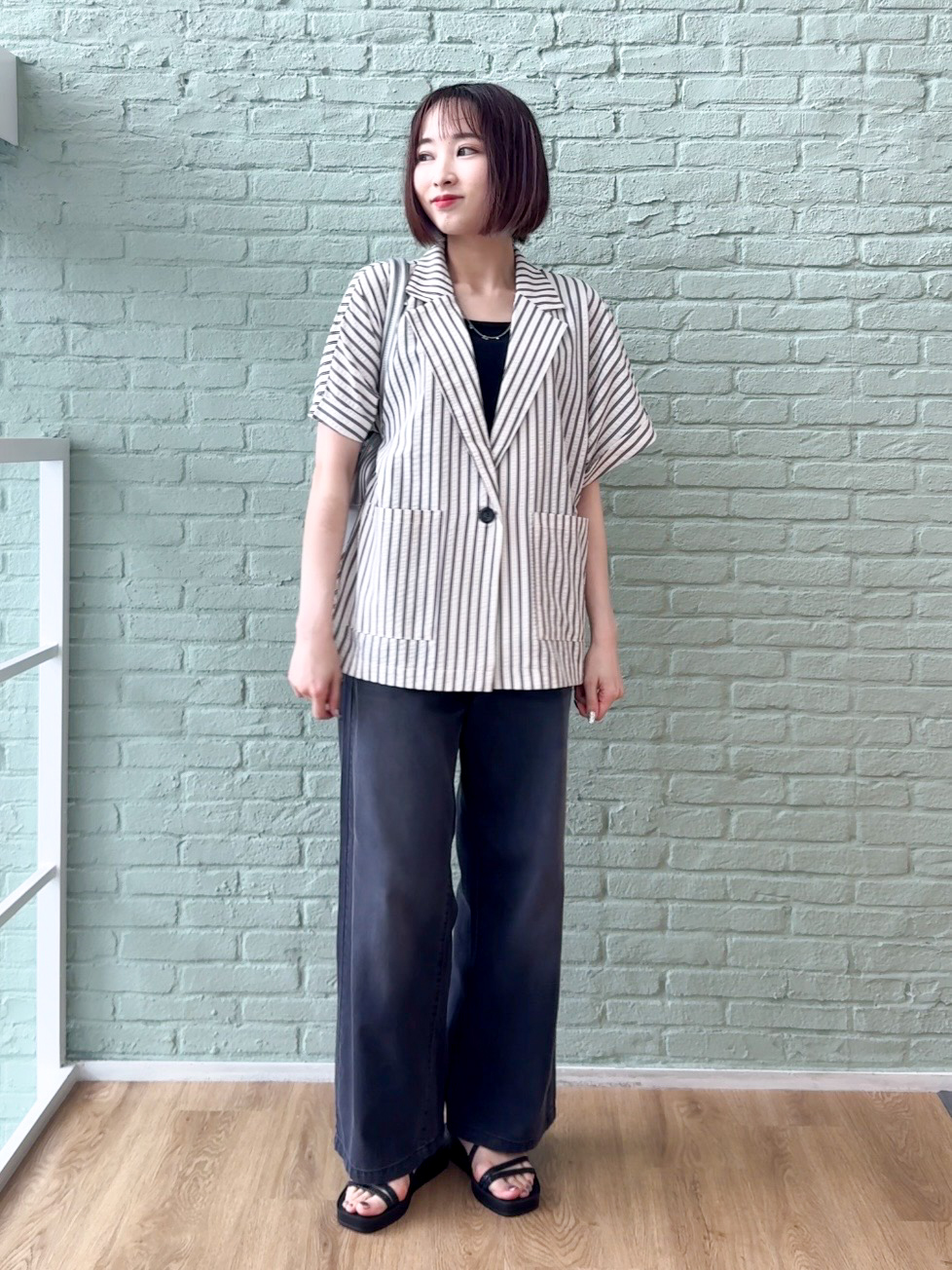 𝐜𝐡𝐢𝐤𝐚さんの「SHOO･LA･RUE｜【ひんやり/吸水速乾/セットアップ可】羽織るだけで主役になる サッカーストライプシャツジャケット」を使ったコーディネート