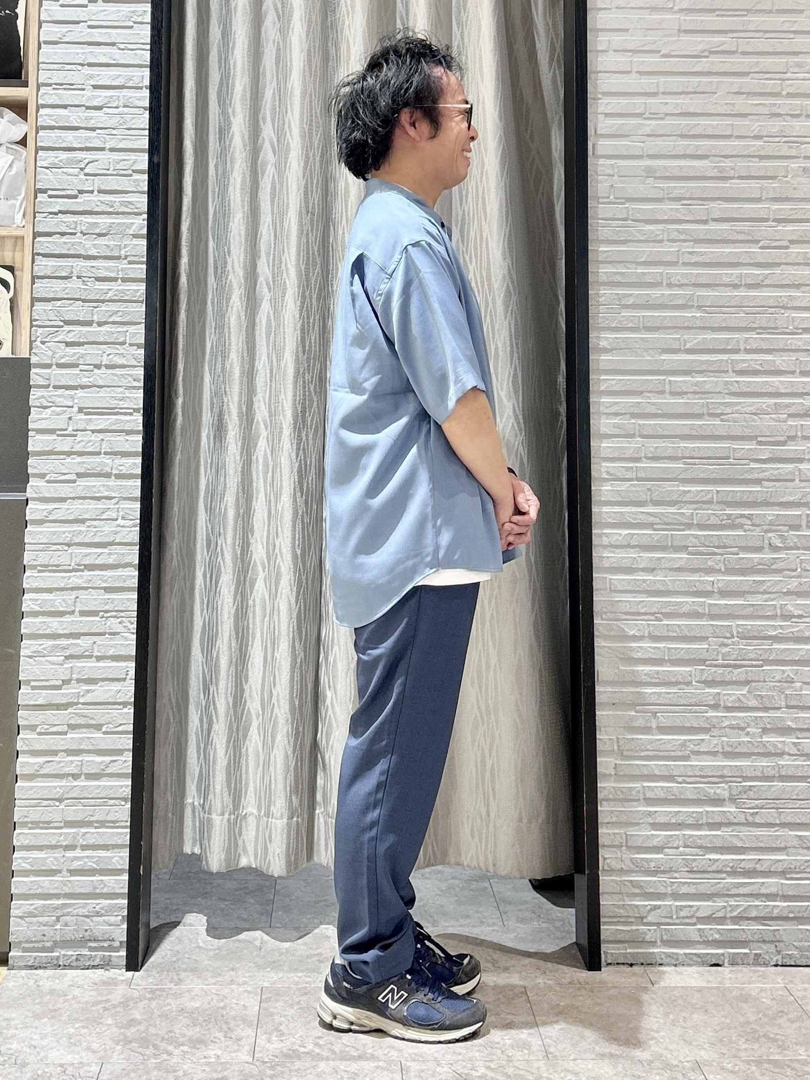 KENJI Iさんの「THE SHOP TK｜LITE TEX バンドカラー半袖シャツ 接触冷感/吸水速乾/UVカット/アンチピリング/イージーケ」を使ったコーディネート